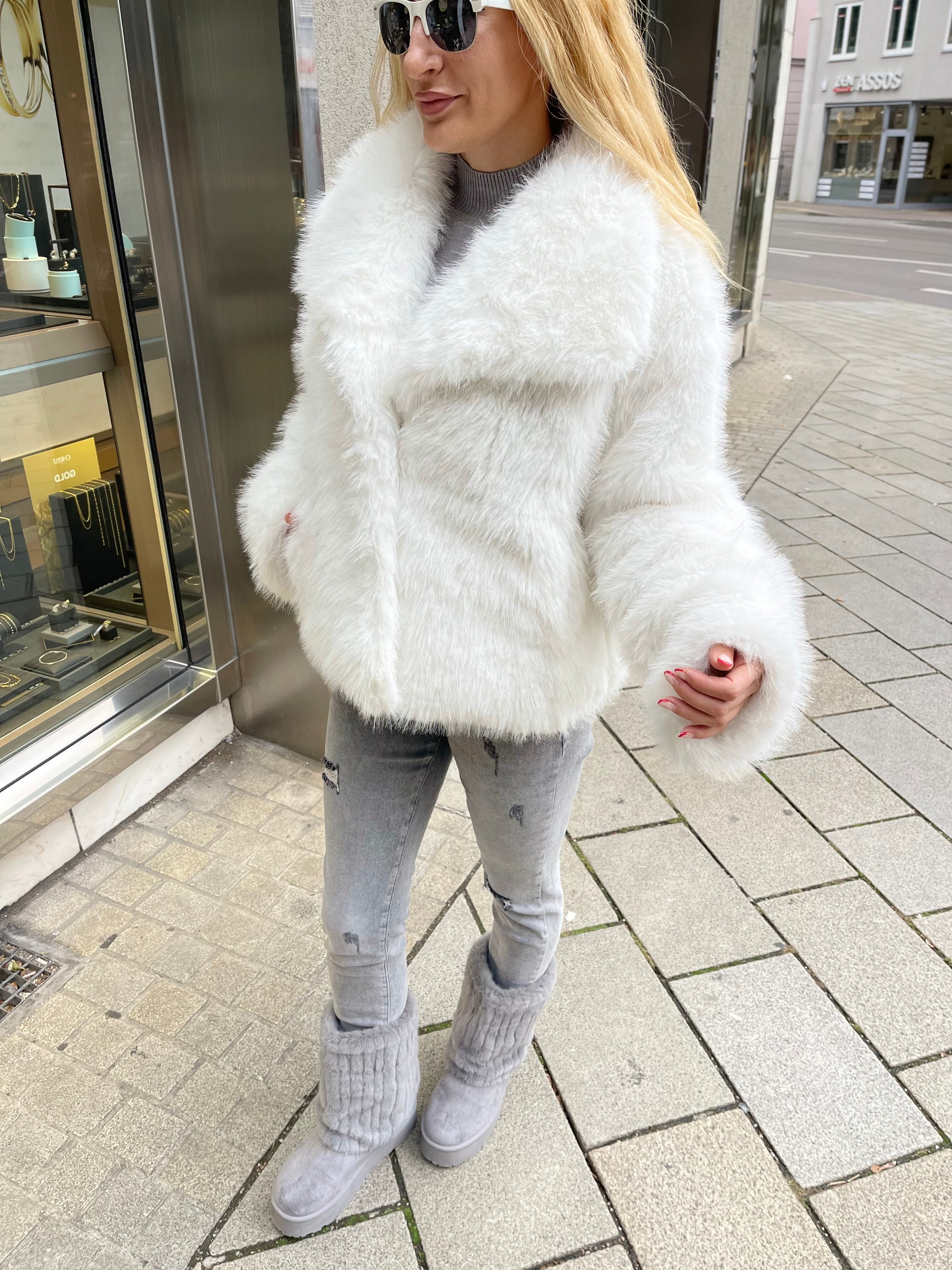 LUXUS KUNSTFELLJACKE IN WEISS