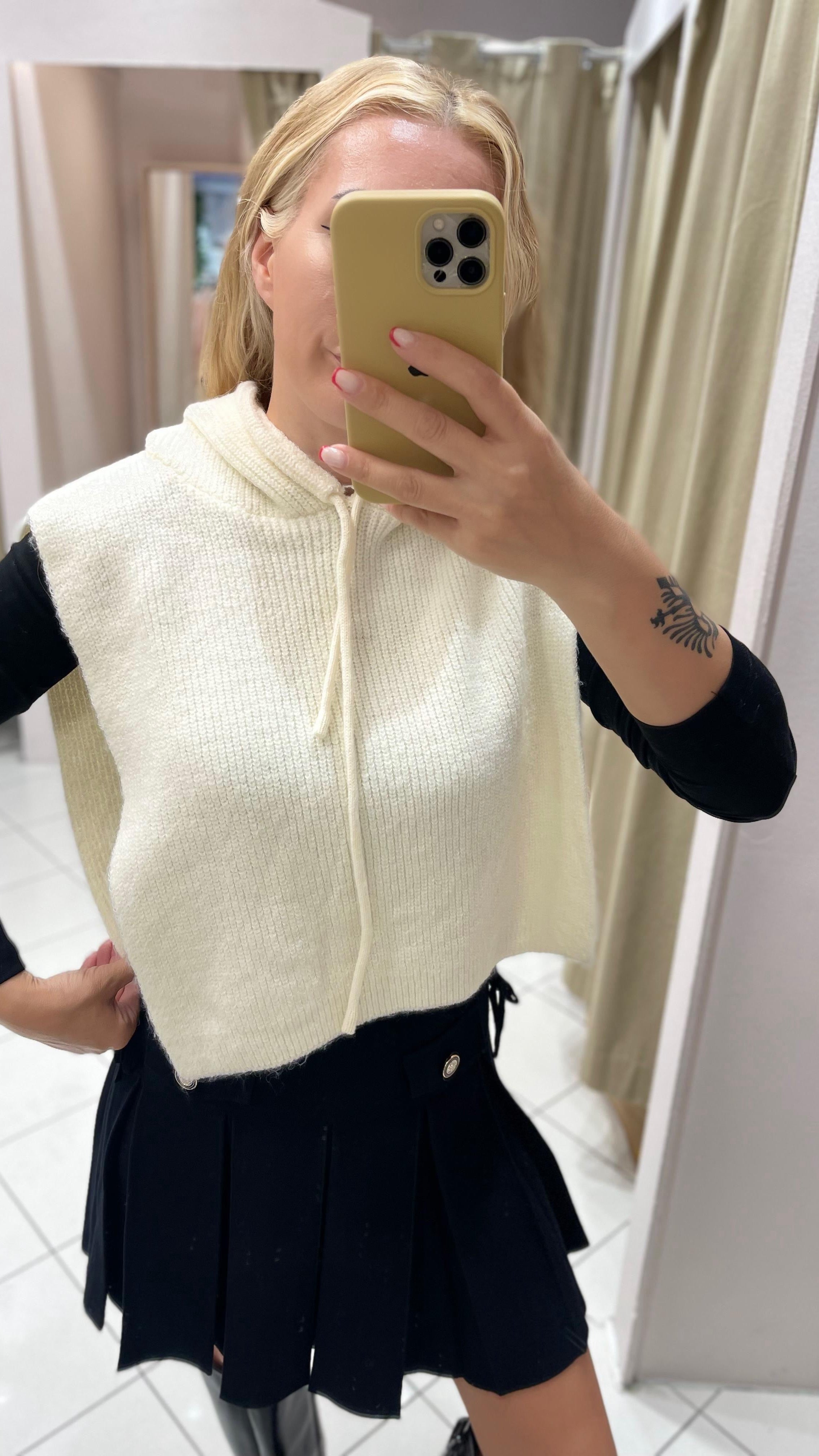 STRICK HOODIE SCHAL – CREME