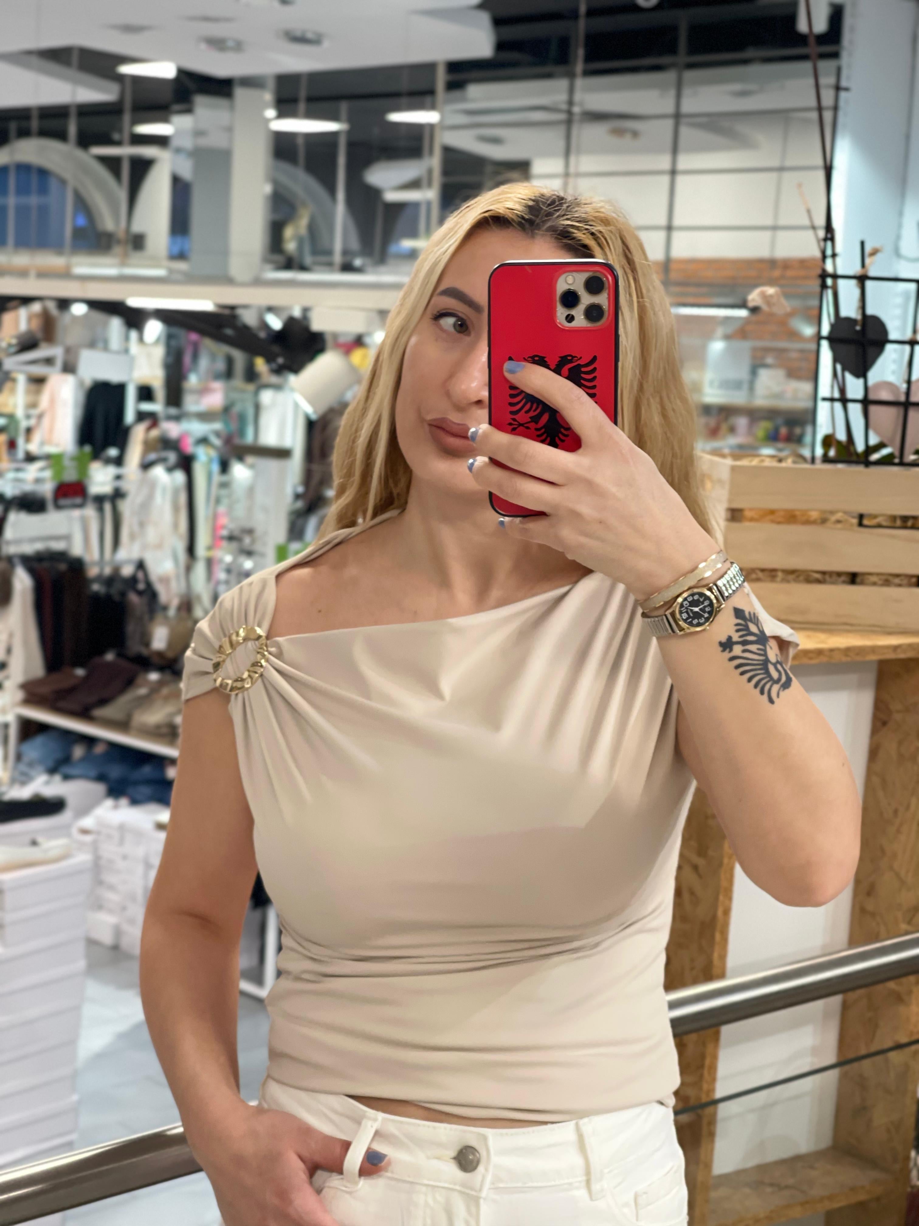 Asymmetrisches Ring-Top
Aurelia