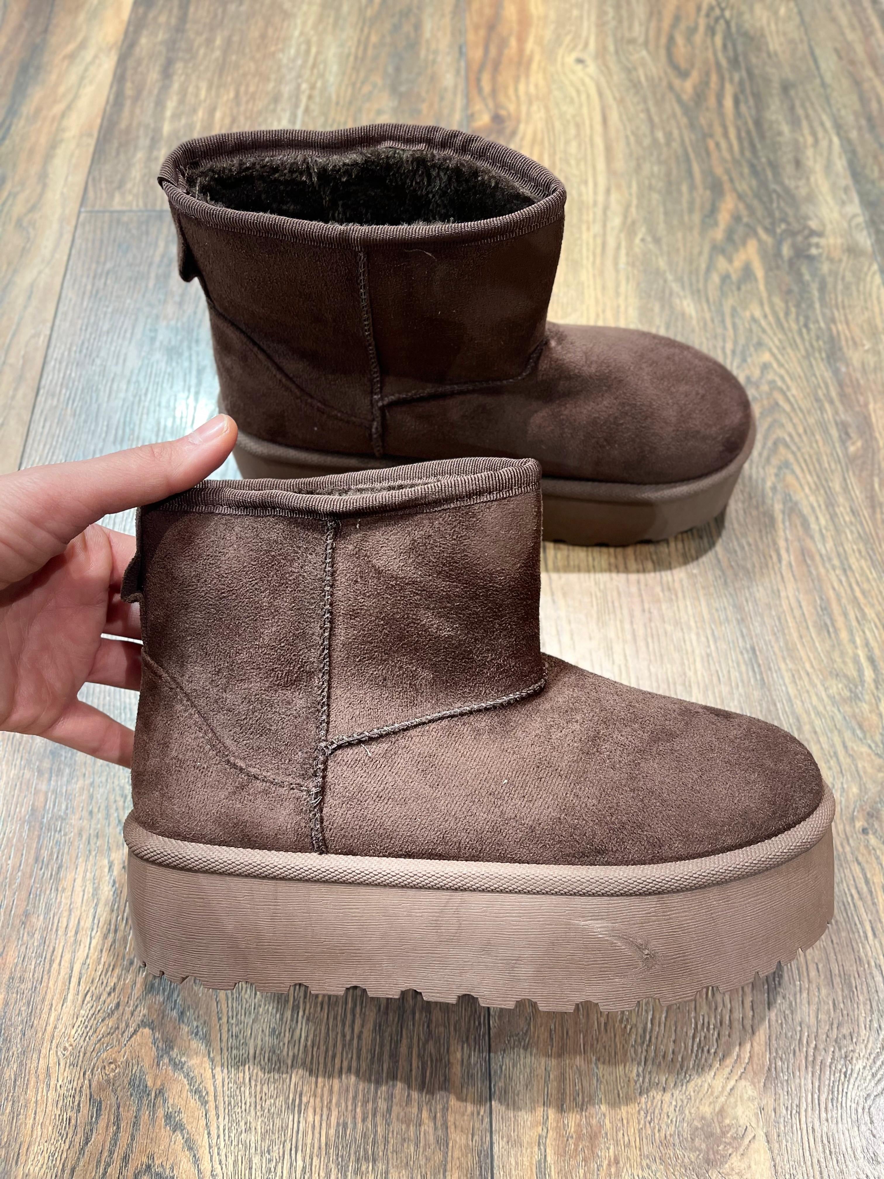 GEFÜTTERTE PLATEAU BOOTS IN BRAUN