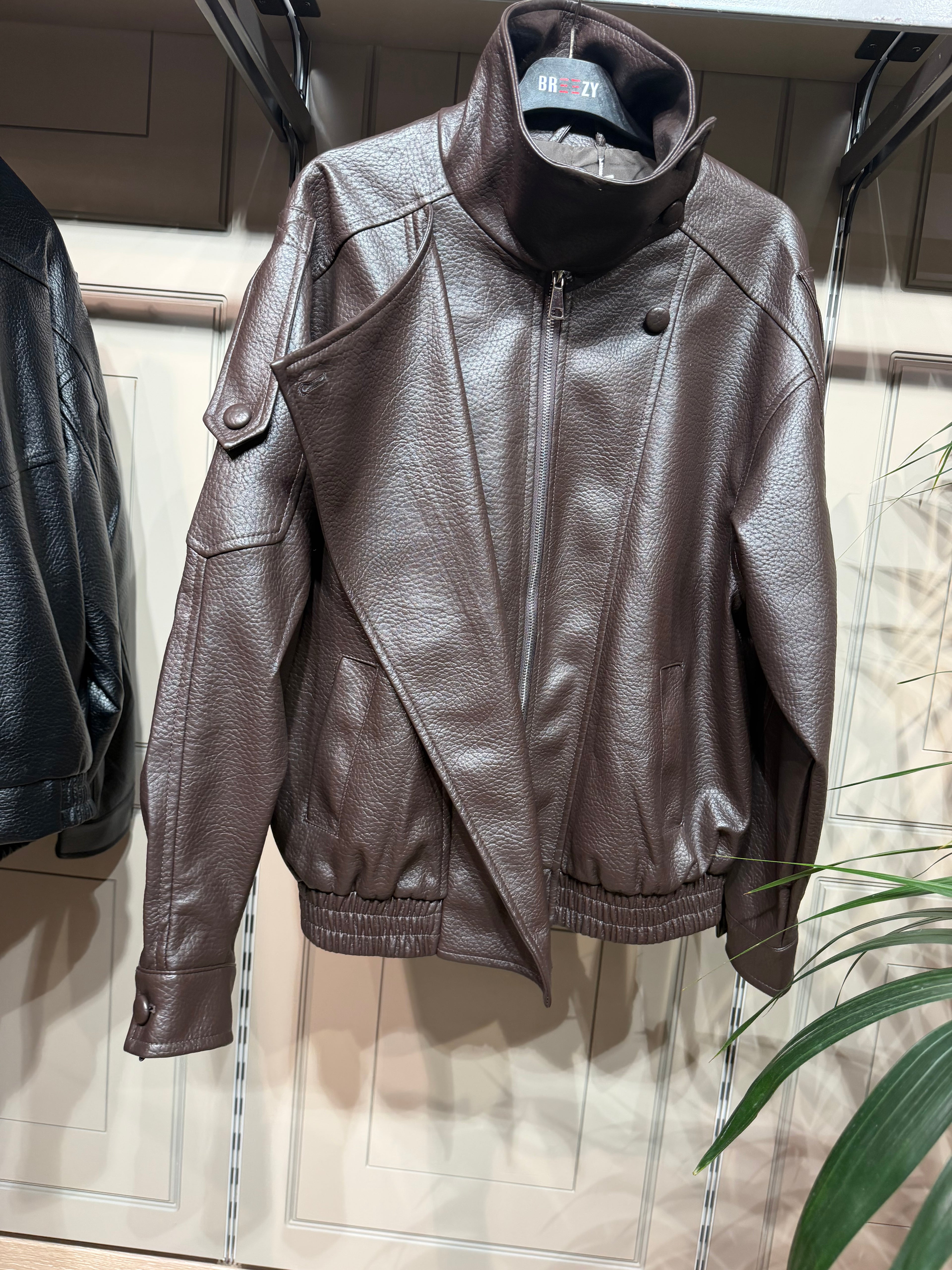 Bikerjacke mit Stehkragen und markanten Details