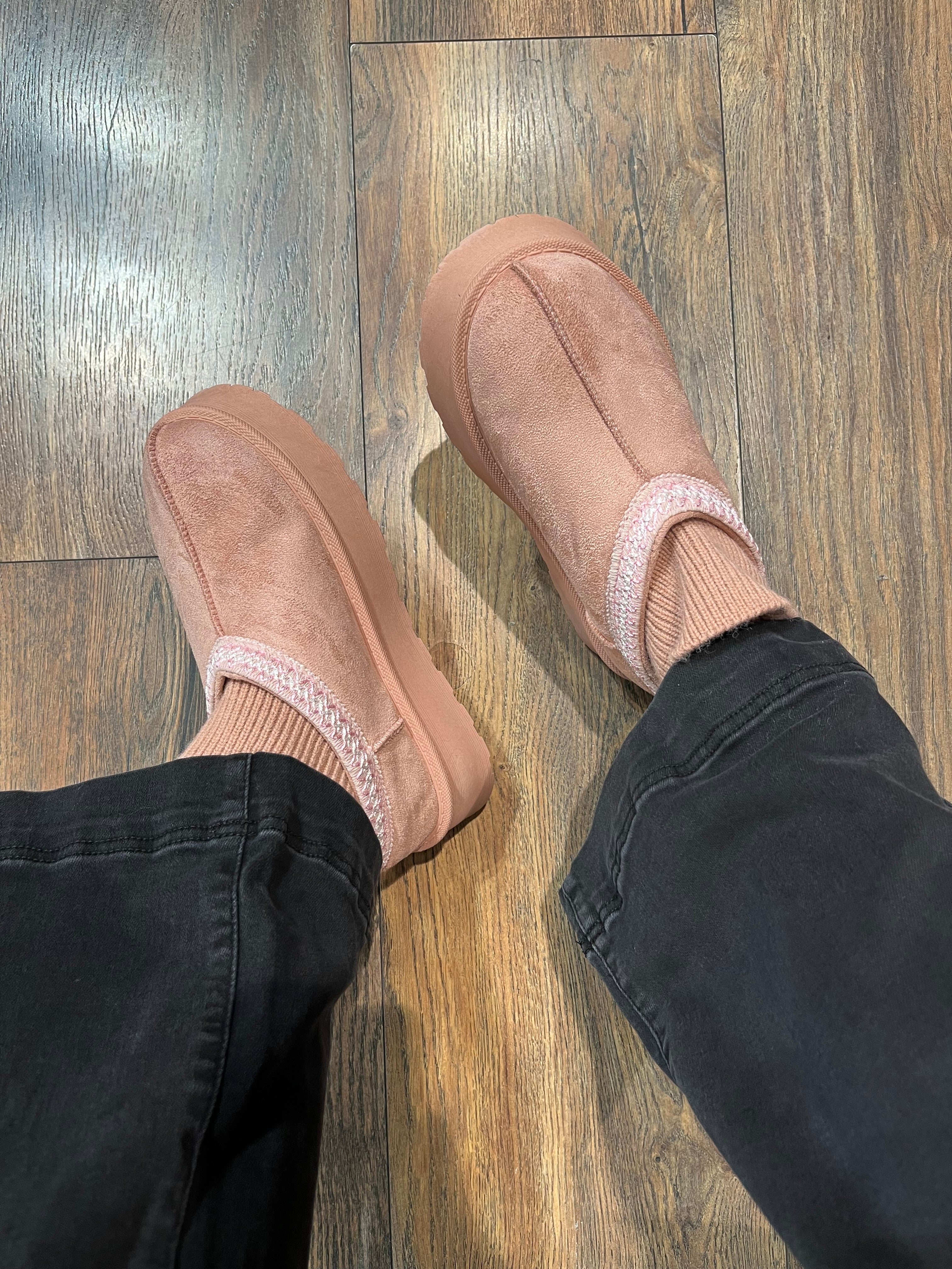 GEFÜTTERTE PLATEAU BOOTS IN ROSA