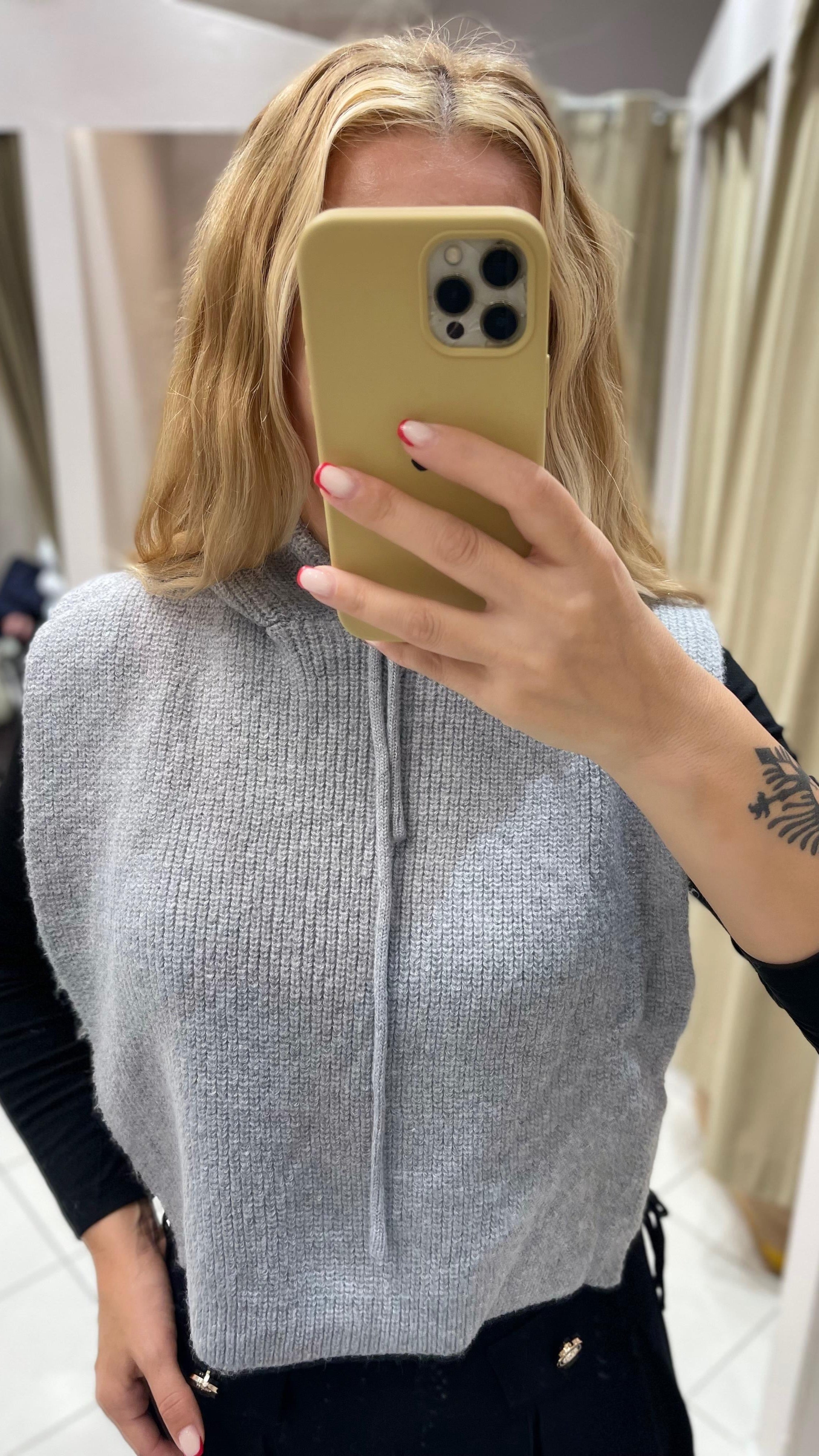 STRICK HOODIE SCHAL – GRAU