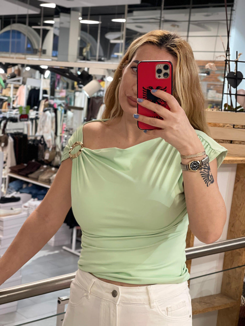 Asymmetrisches Ring-Top
Aurelia