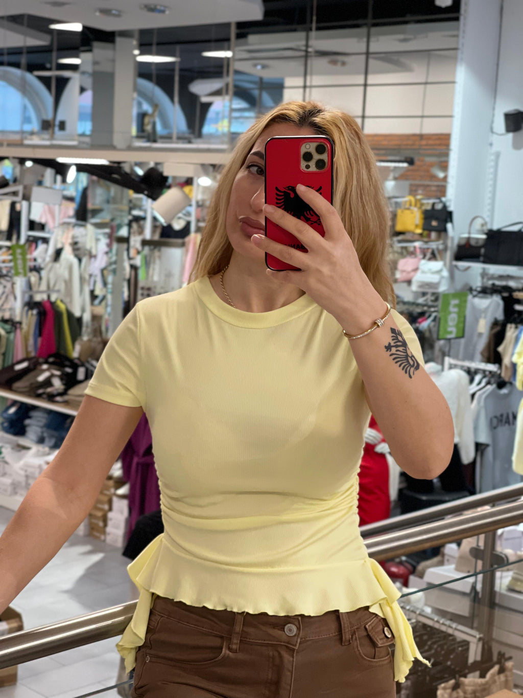 Shirt Zeinab mit Rüschchen