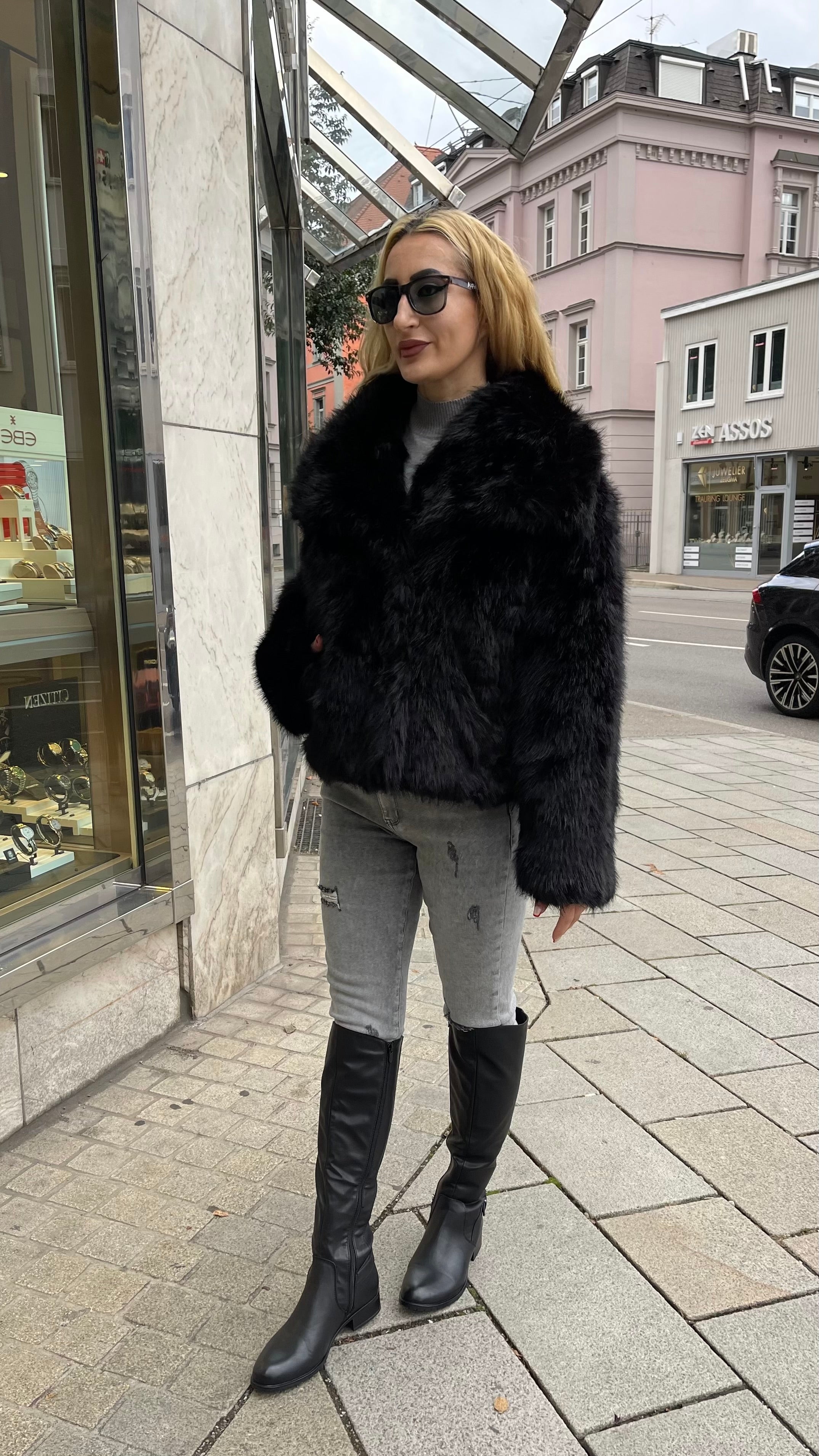 LUXUS KUNSTFELLJACKE IN SCHWARZ