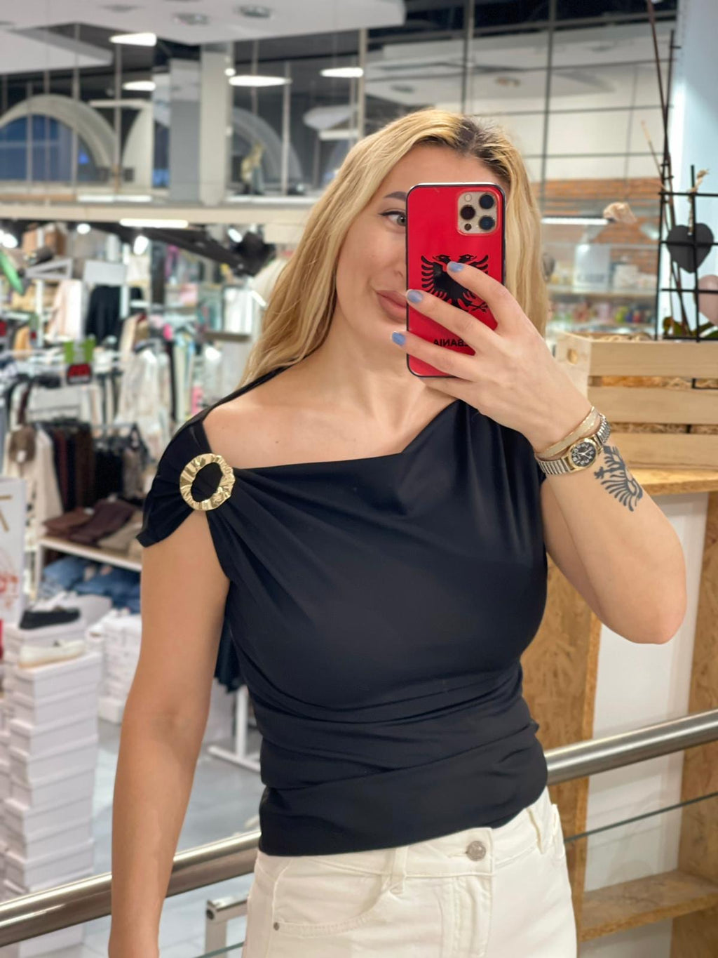 Asymmetrisches Ring-Top
Aurelia