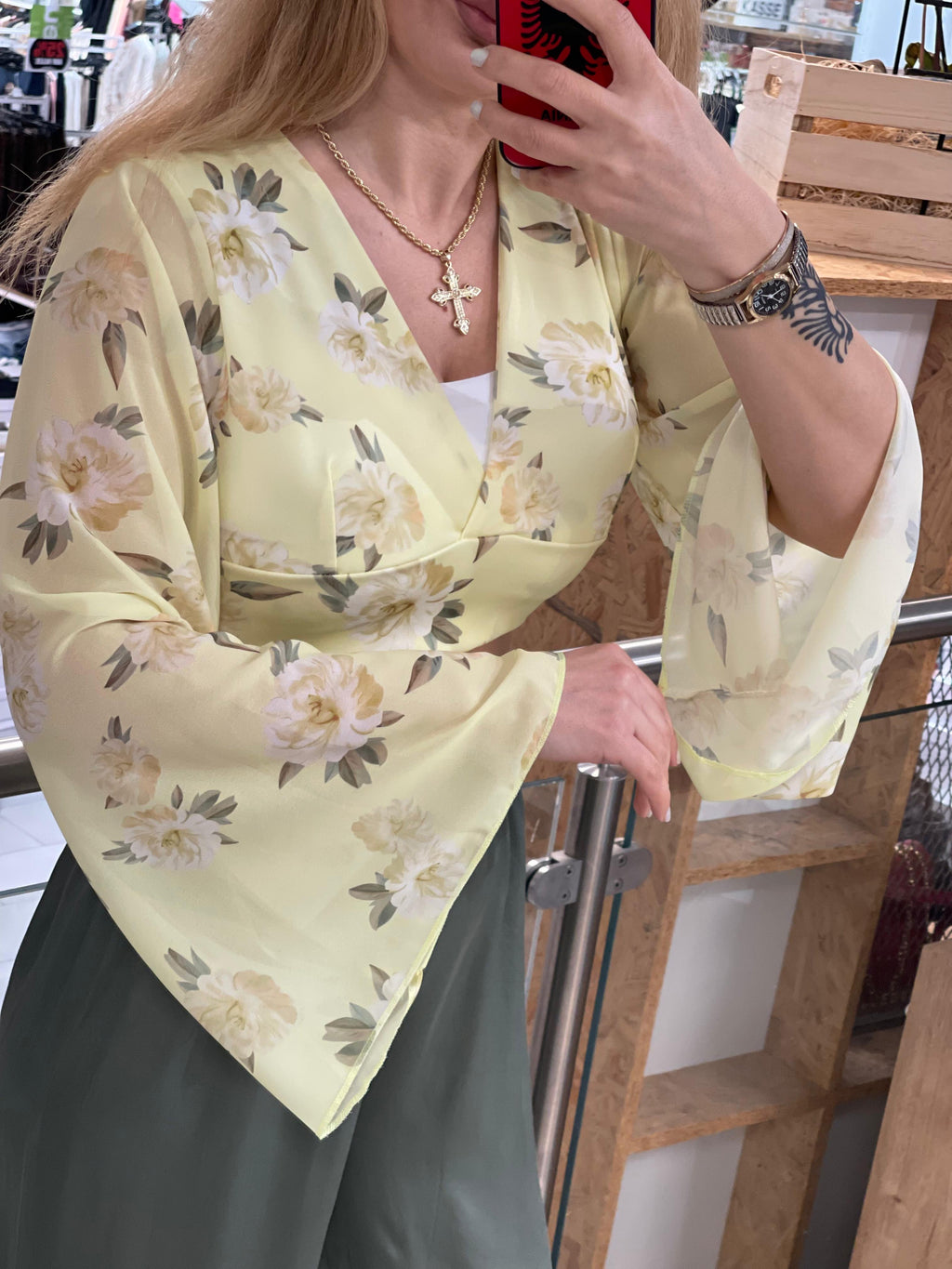 Boho-Style Bell-Sleeve Top (Floral)