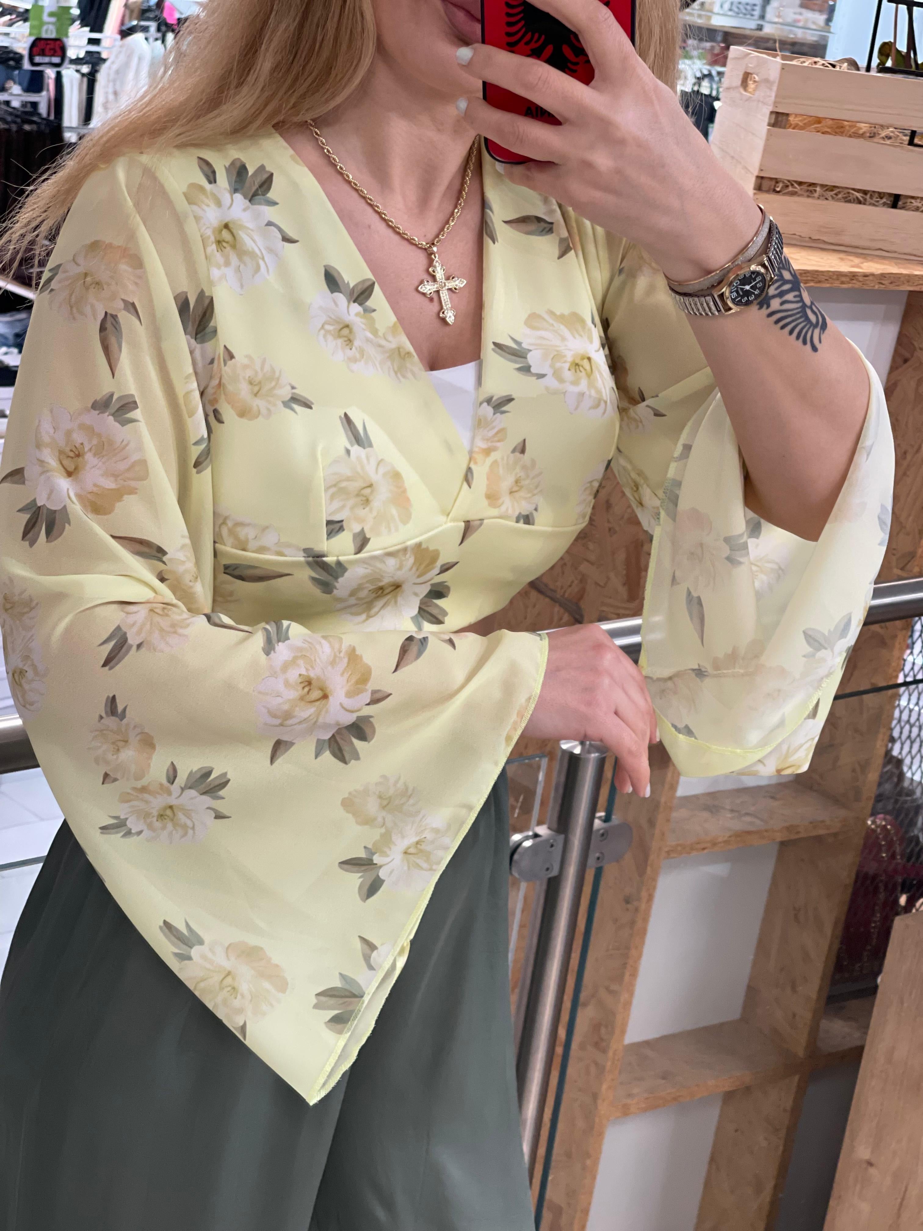 Boho-Style Bell-Sleeve Top (Floral)