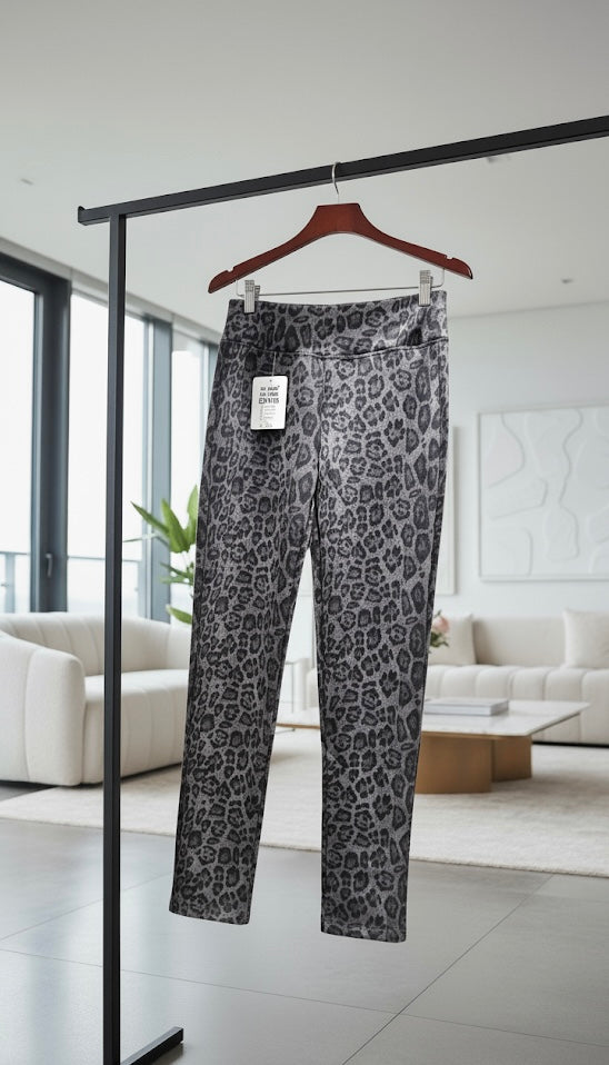 VELOURS LEGGINGS IM LEO-MUSTER – GRAU