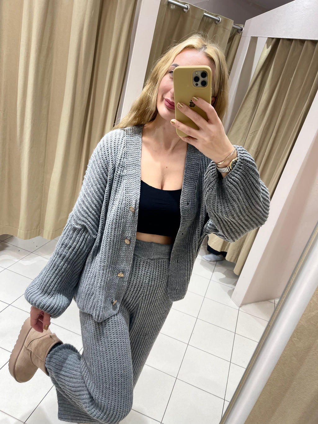 STRICK-ZWEITEILER IN GRAU