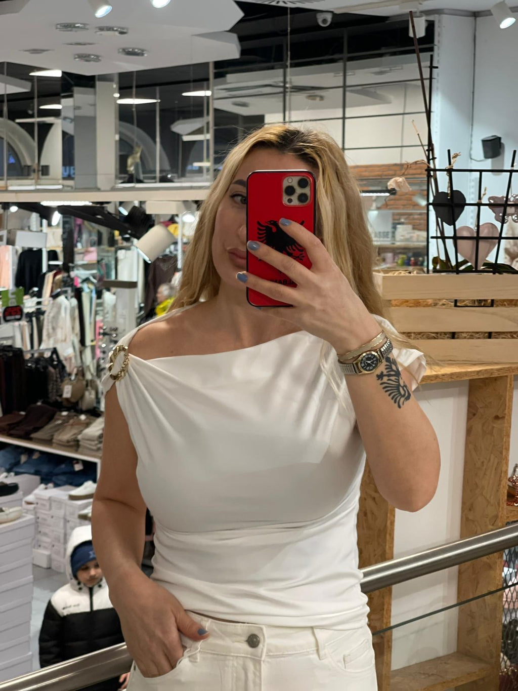 Asymmetrisches Ring-Top
Aurelia