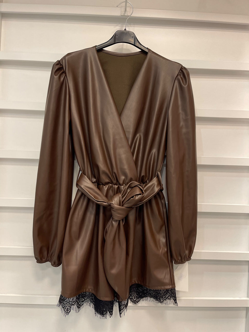 Eleganter Faux-Leder Jumpsuit Playsuit mit Spitze
