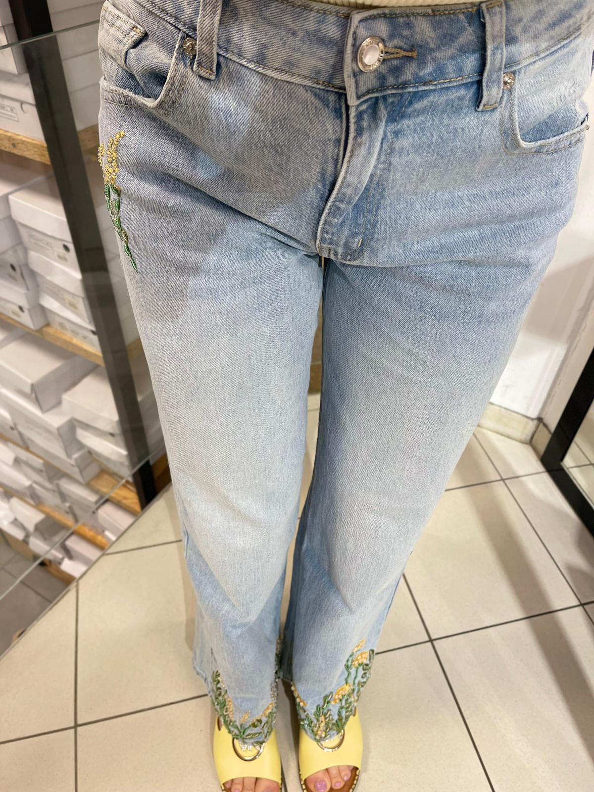 FLOWER DESIGN JEANS