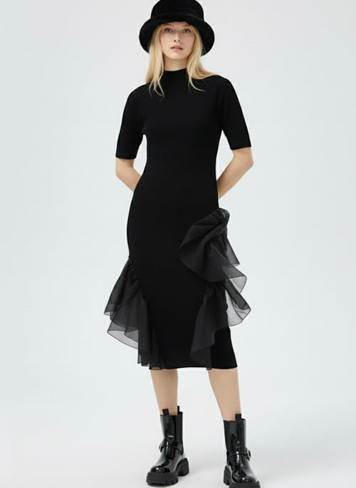 Elegante vestido de punto de viscosa fina con detalles de volantes