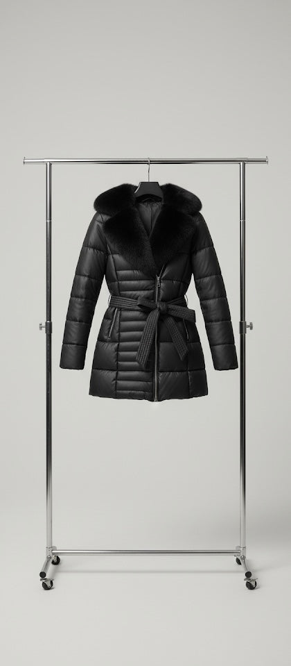 STEPPJACKE IN KUNSTLEDER MIT FELL IN SCHWARZ