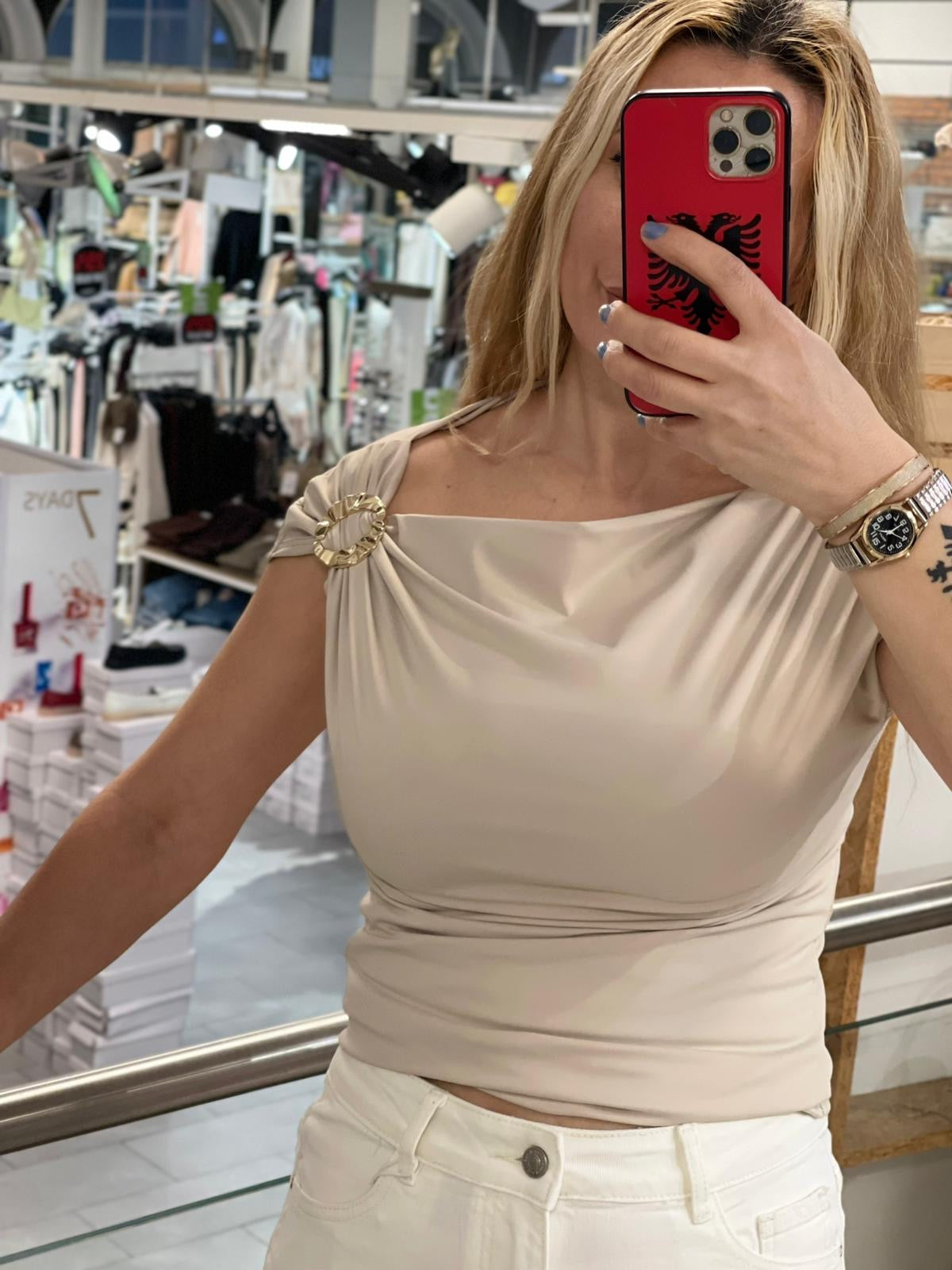 Asymmetrisches Ring-Top
Aurelia