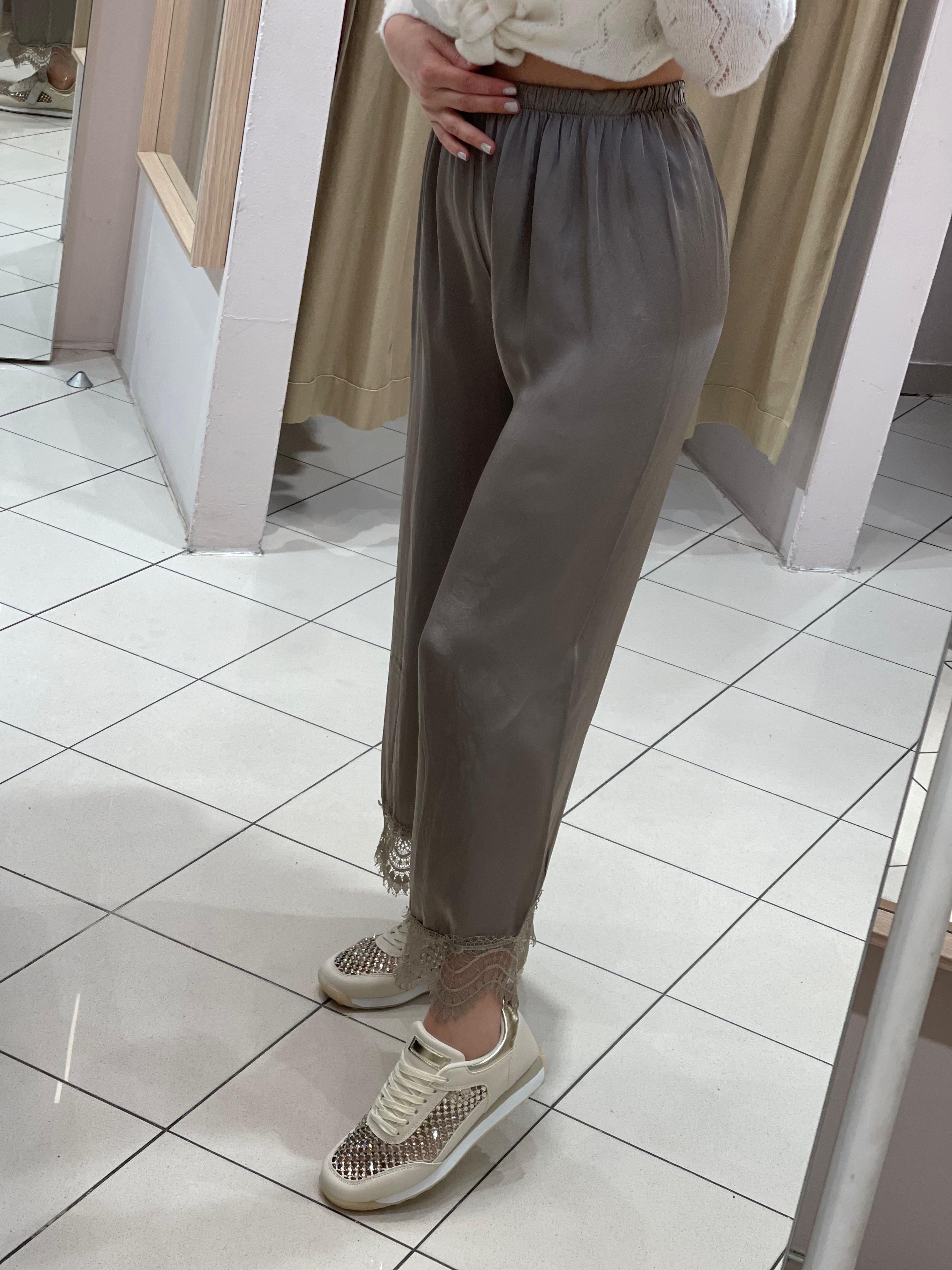 Viskose Hose mit Spitze