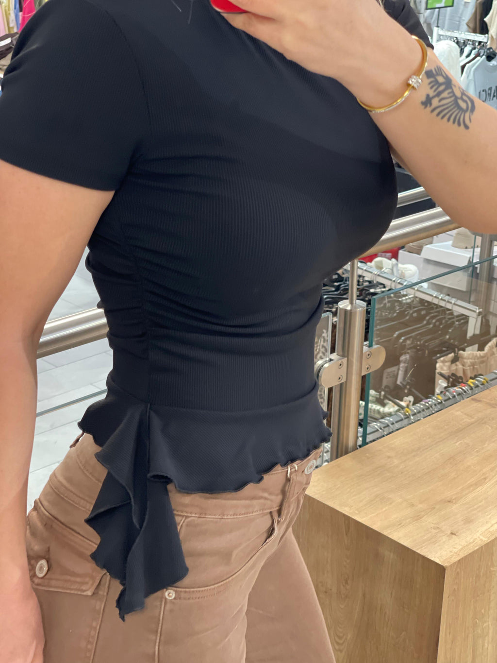 Shirt Zeinab mit Rüschchen