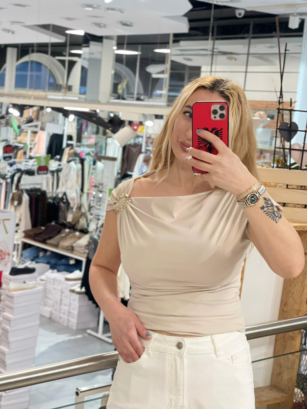 Asymmetrisches Ring-Top
Aurelia