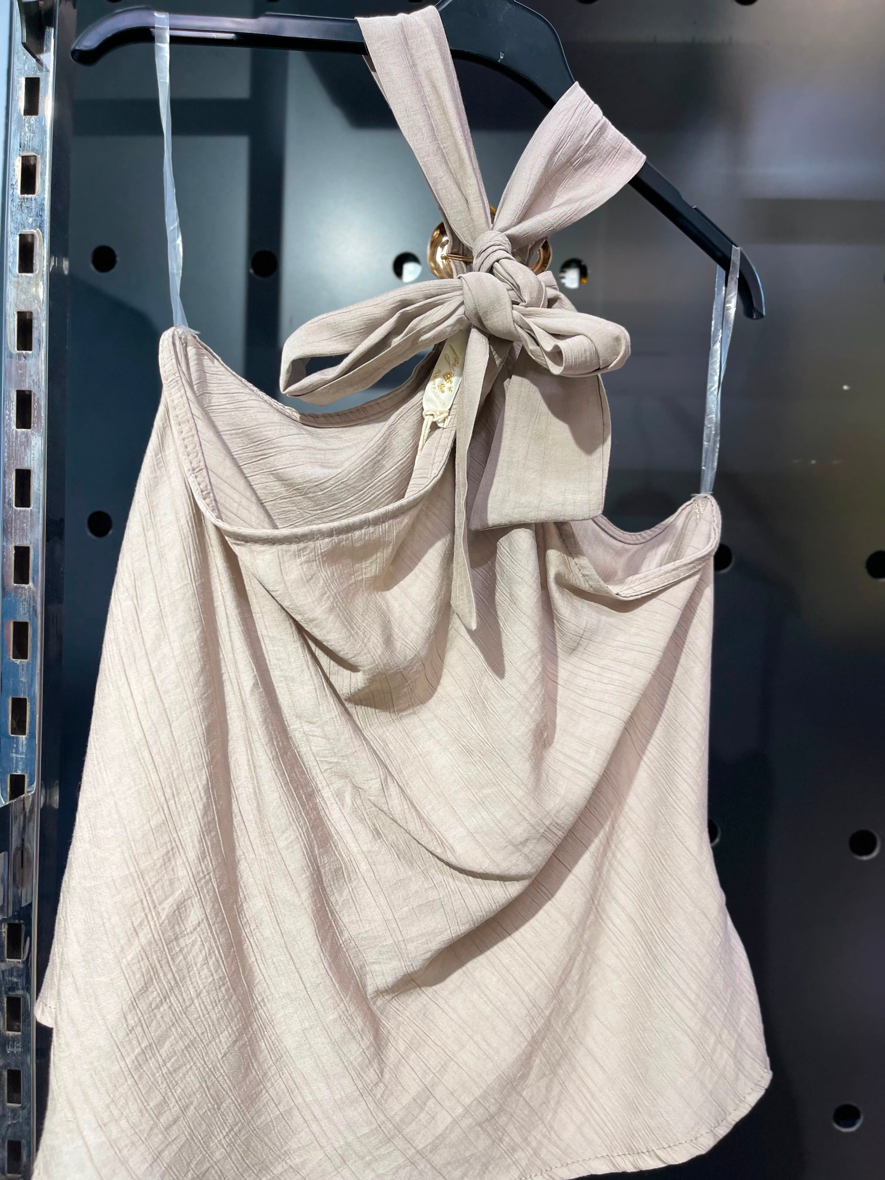 Neckholder Top mit Brosche