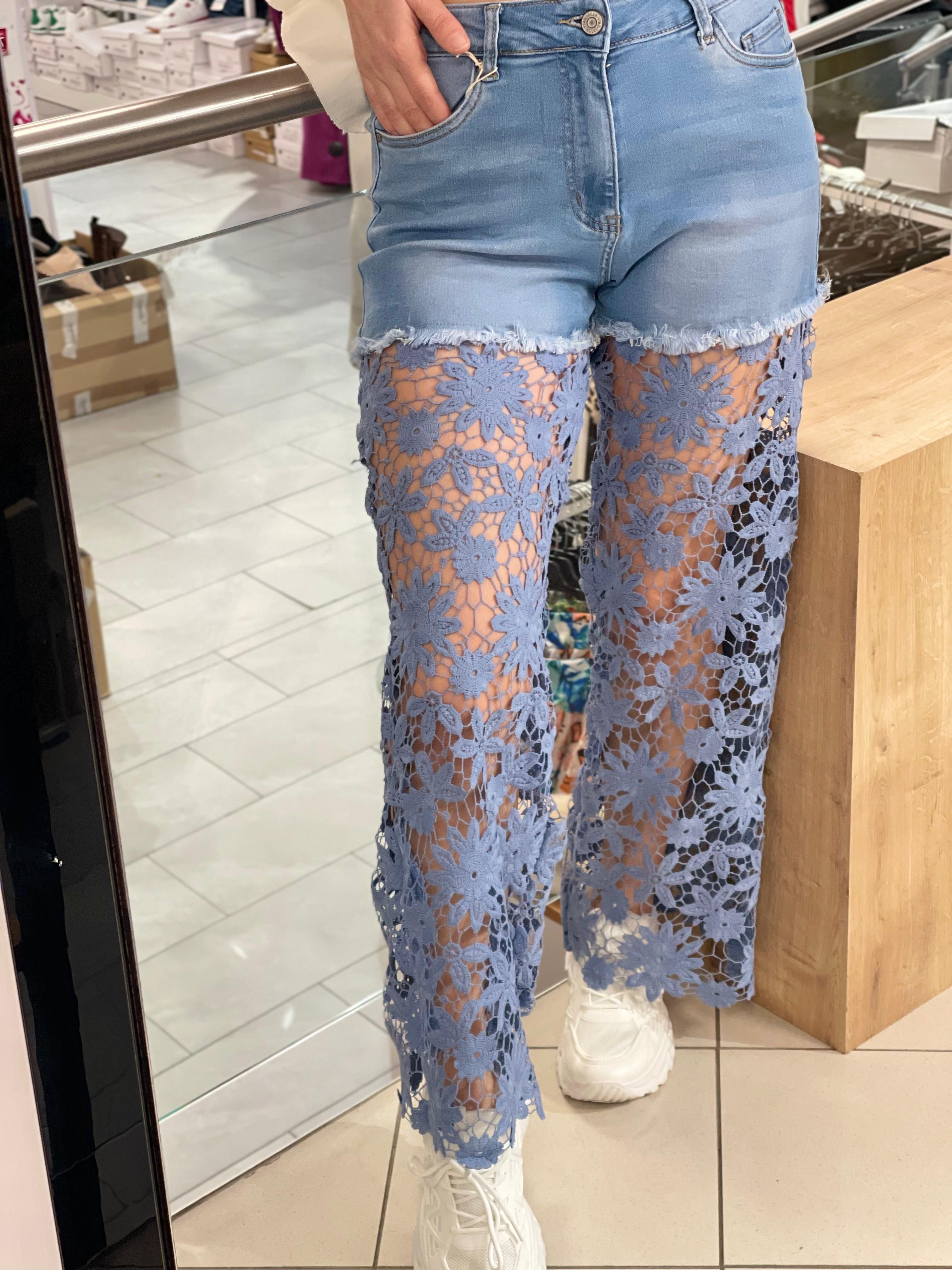 Jeans Vera mit Spitze Stickerei