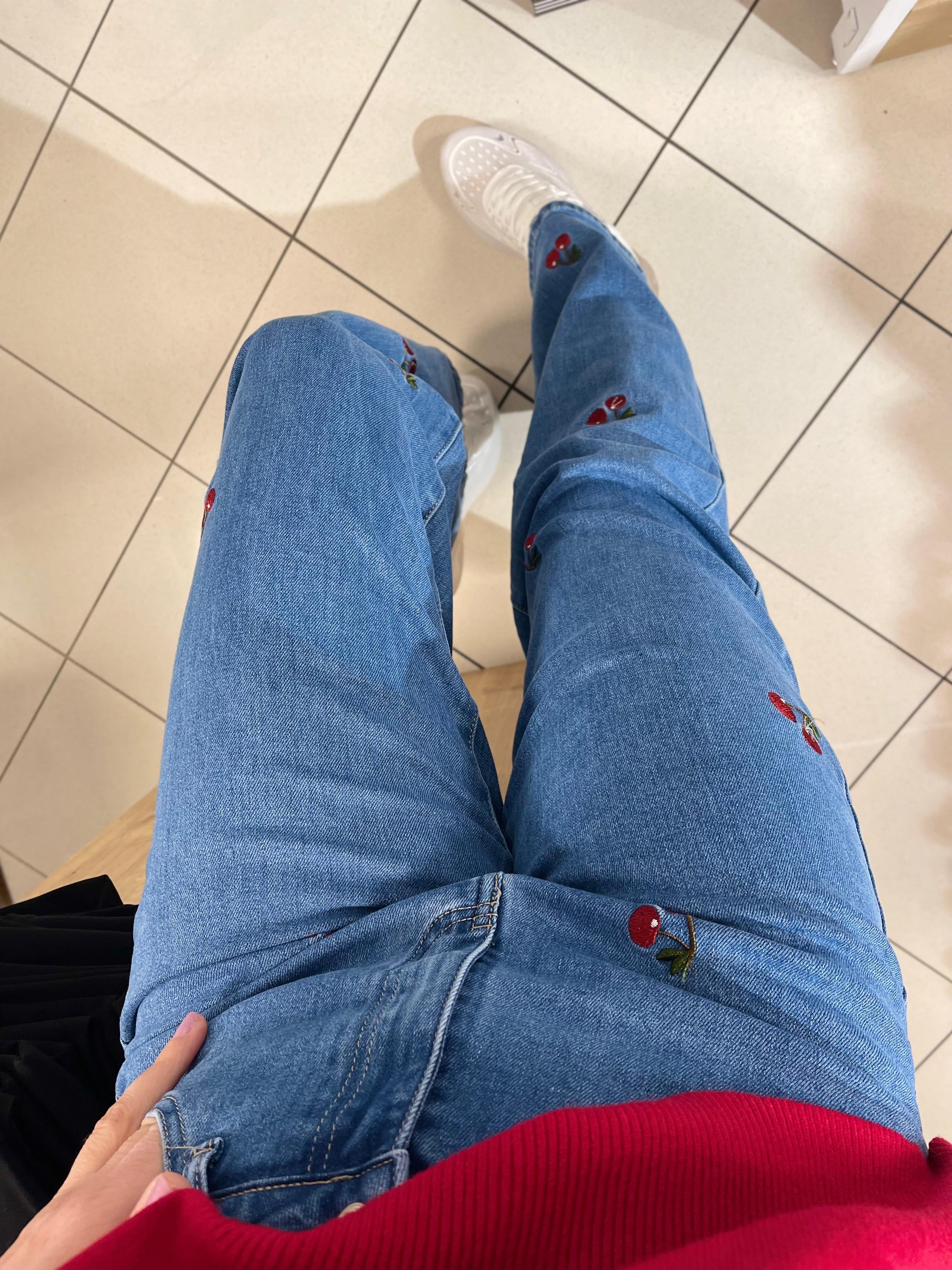 CHERRY JEANS