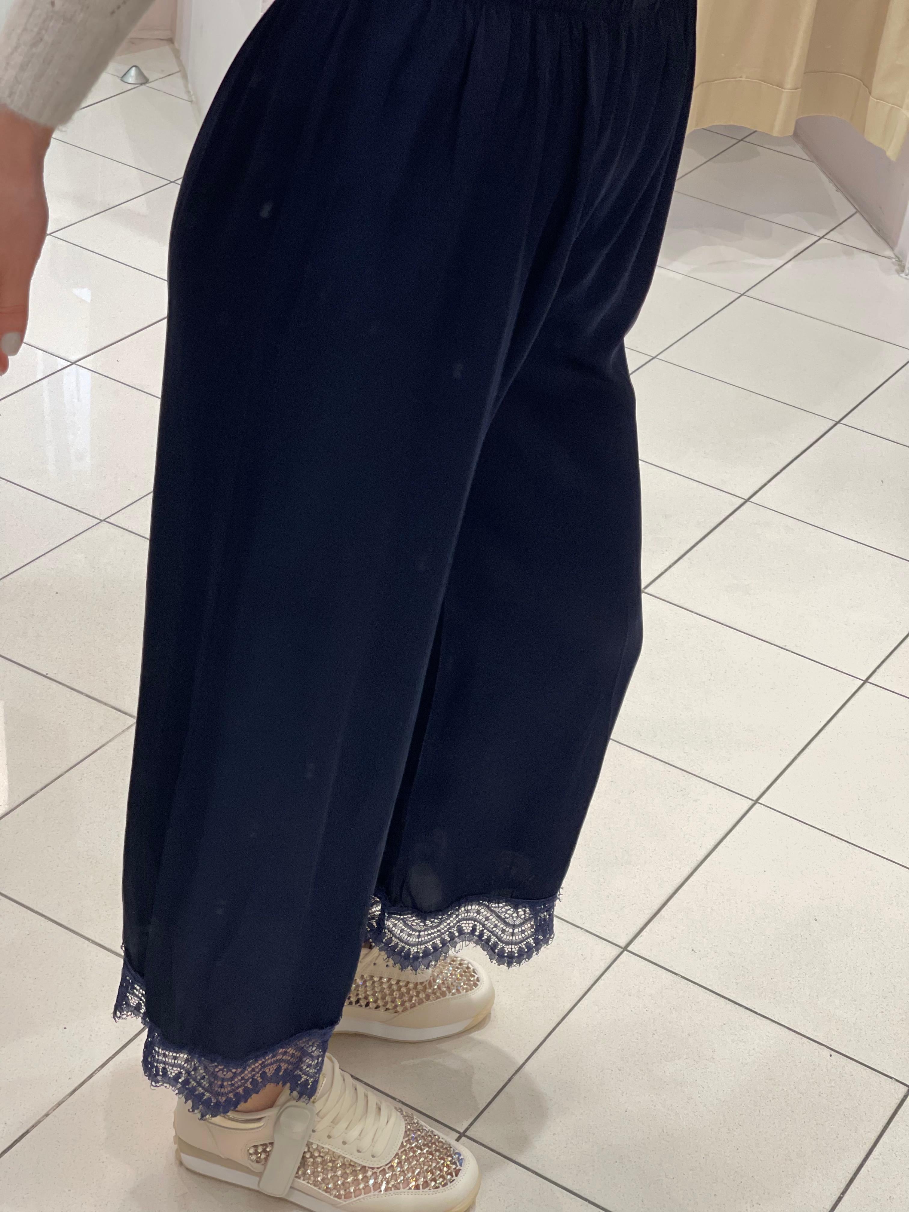 Viskose Hose mit Spitze