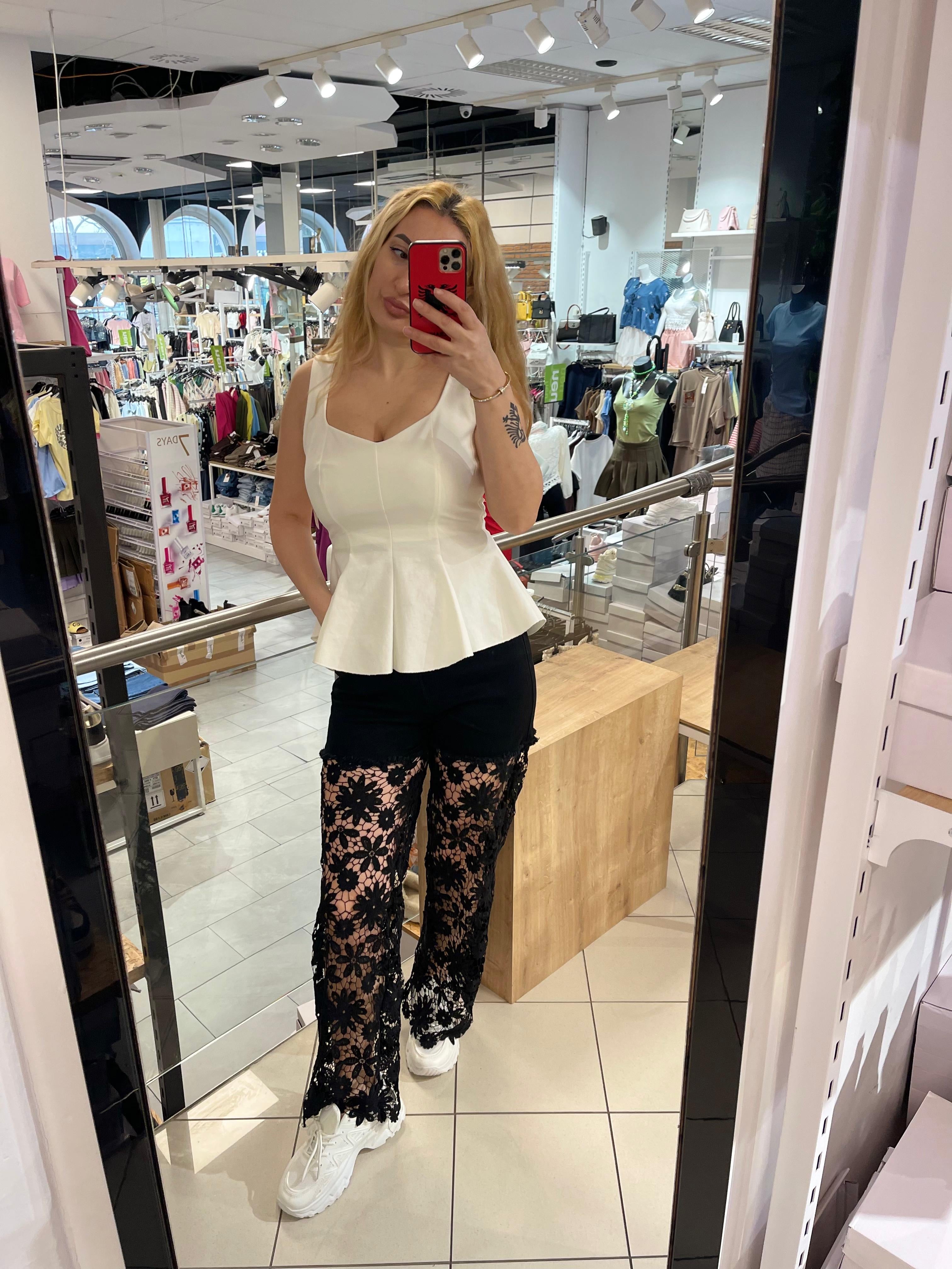 Jeans Vera mit Spitze Stickerei