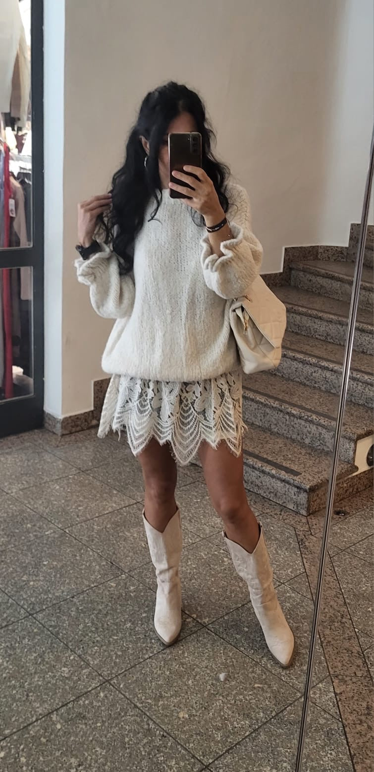 Nora Cropped-Strickpullover mit Bindedetails an den Ärmeln