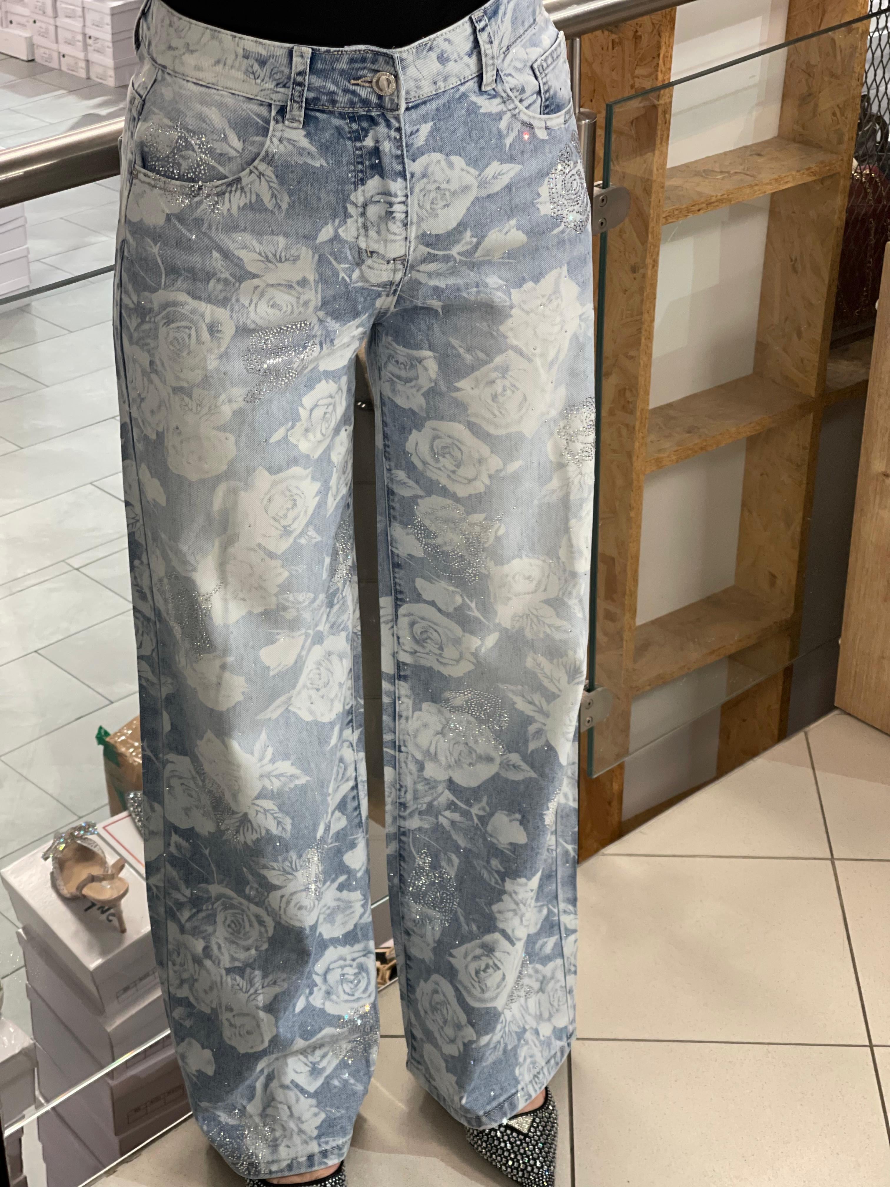 Bianca Jeans mit Rosen uns Strass