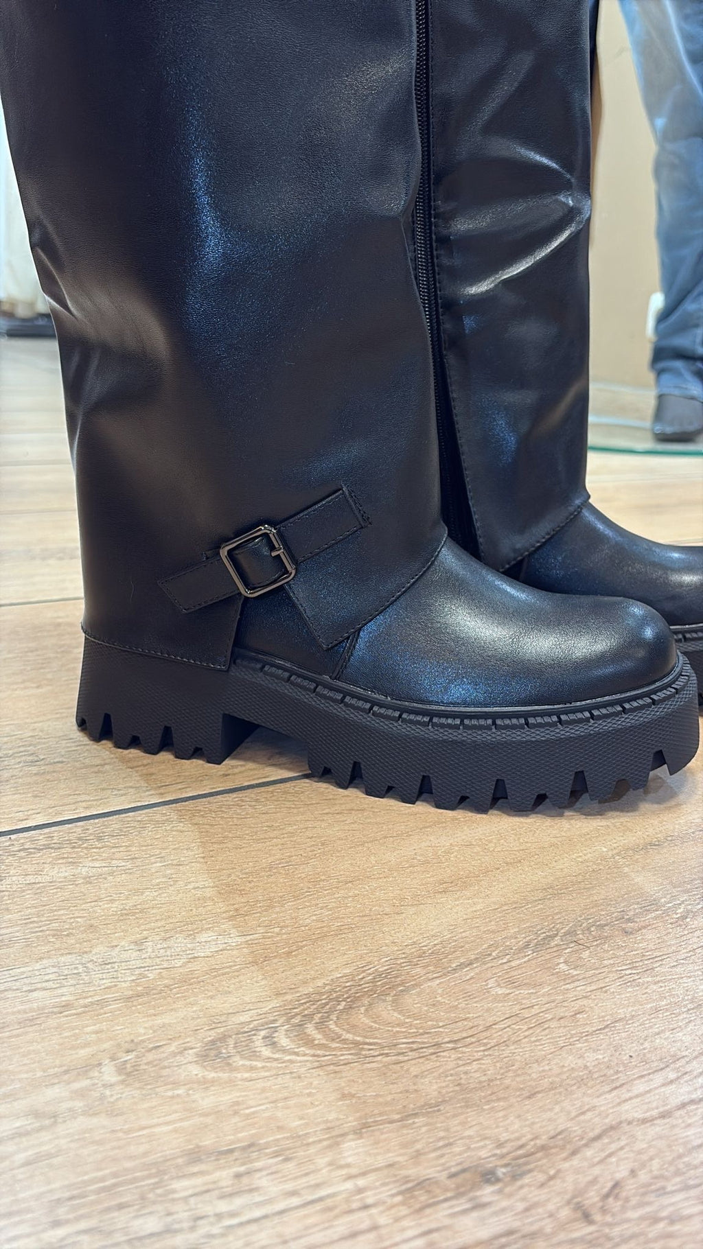 STIEFEL IN SCHWARZ