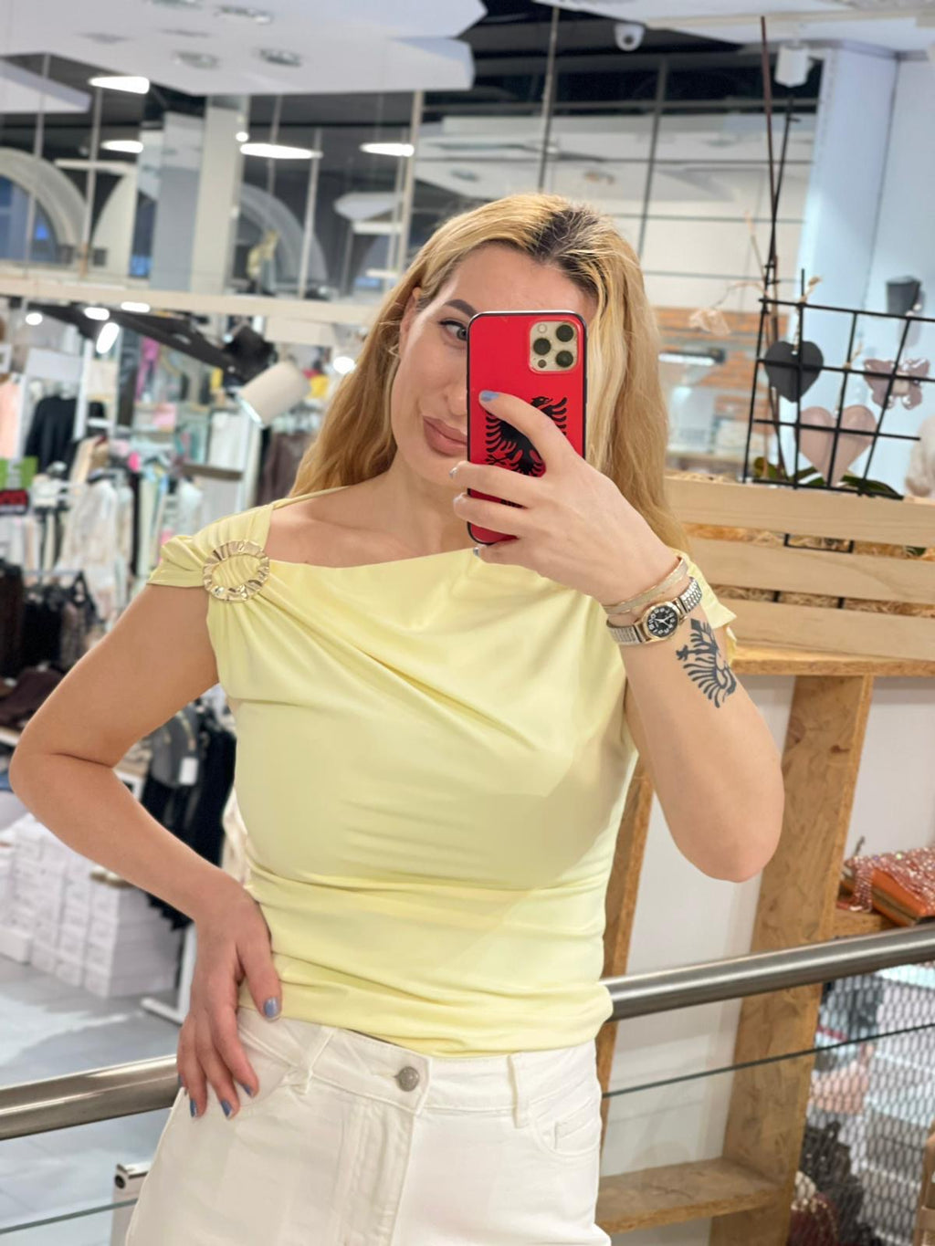 Asymmetrisches Ring-Top
Aurelia
