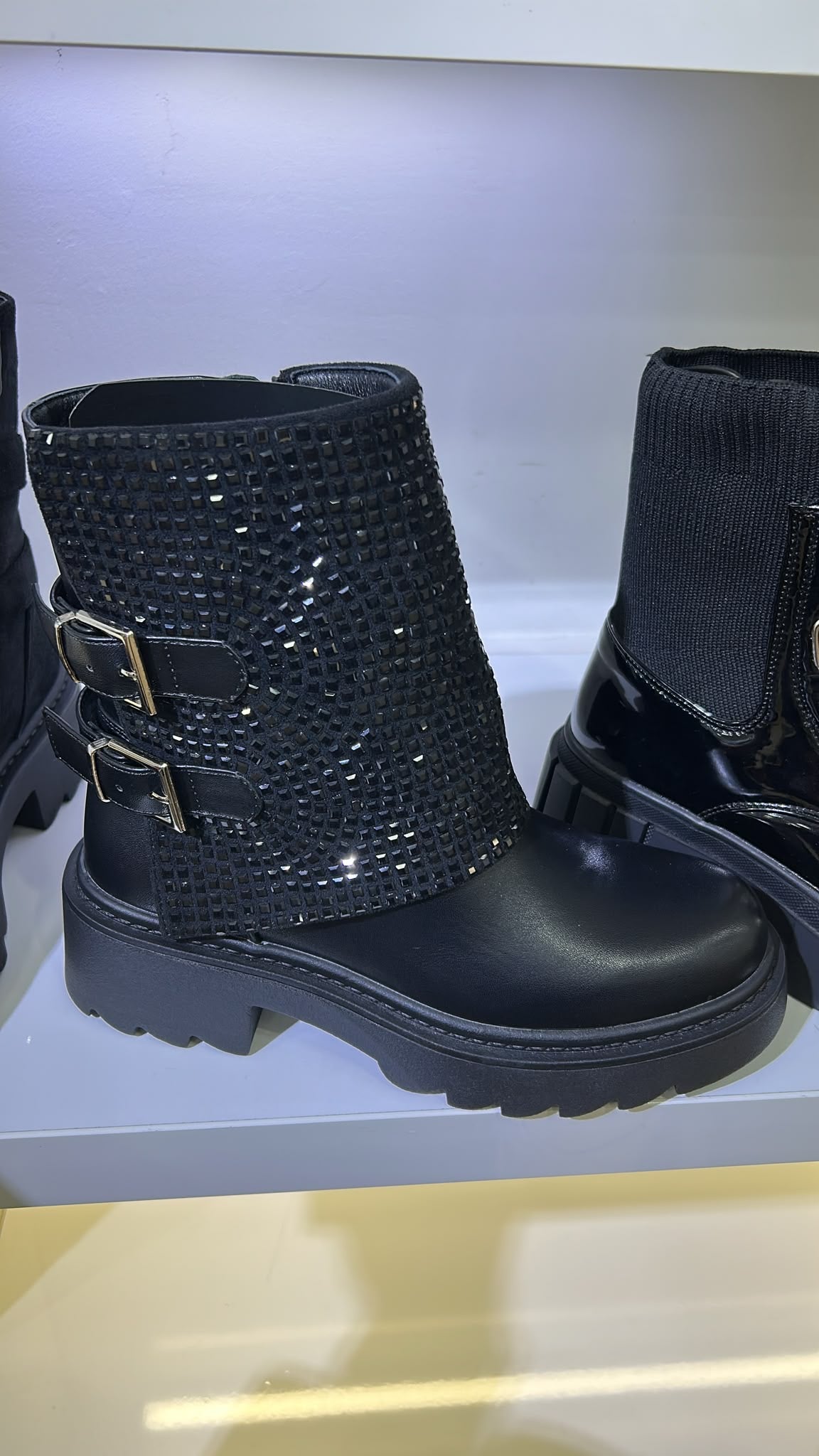 Damen Ankle Boots / Boots mit Strassbesatz und Schnallen