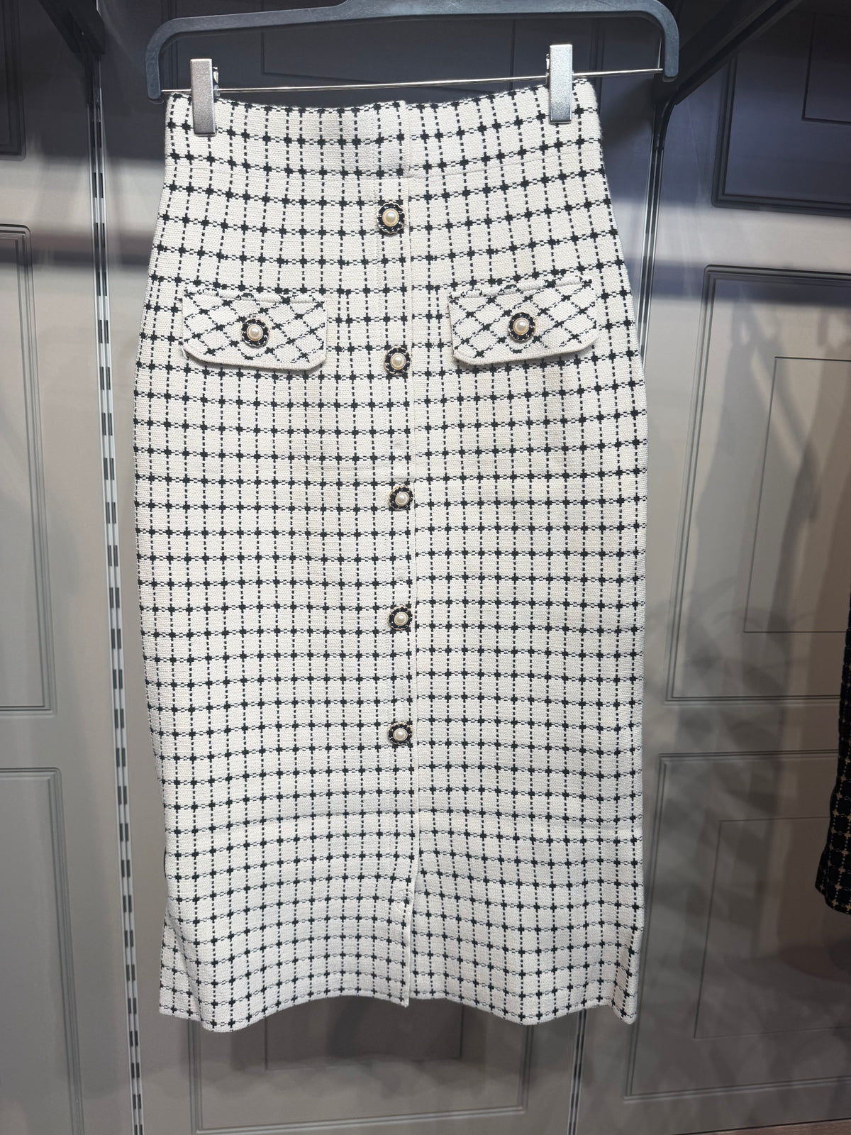Eleganter Tweed-Minirock mit Karomuster und Knopfdetails