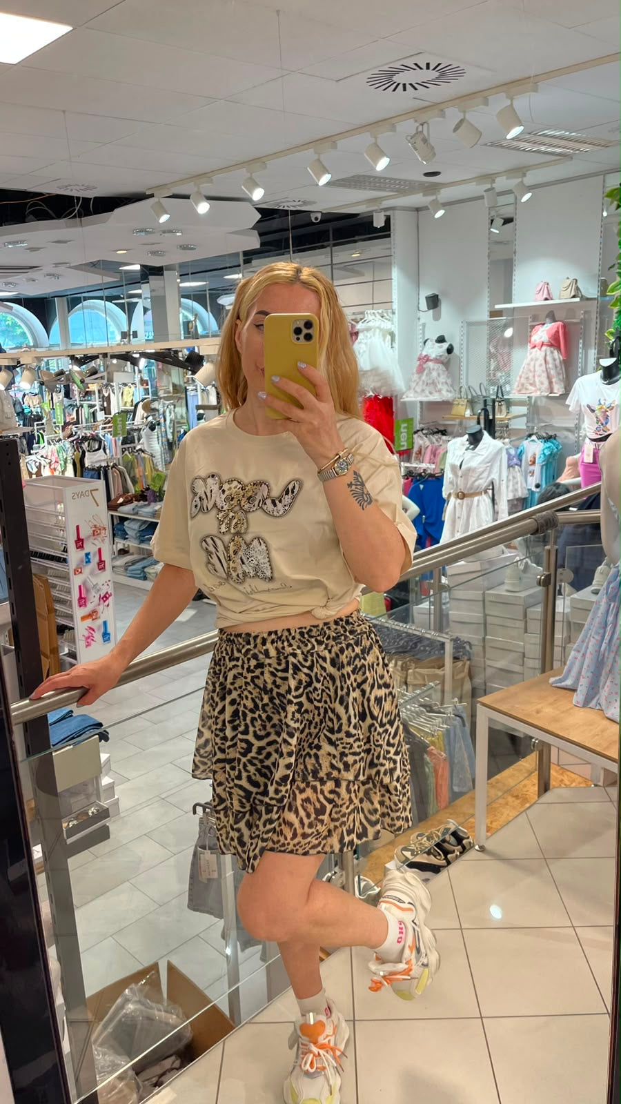 T Shirt Leo