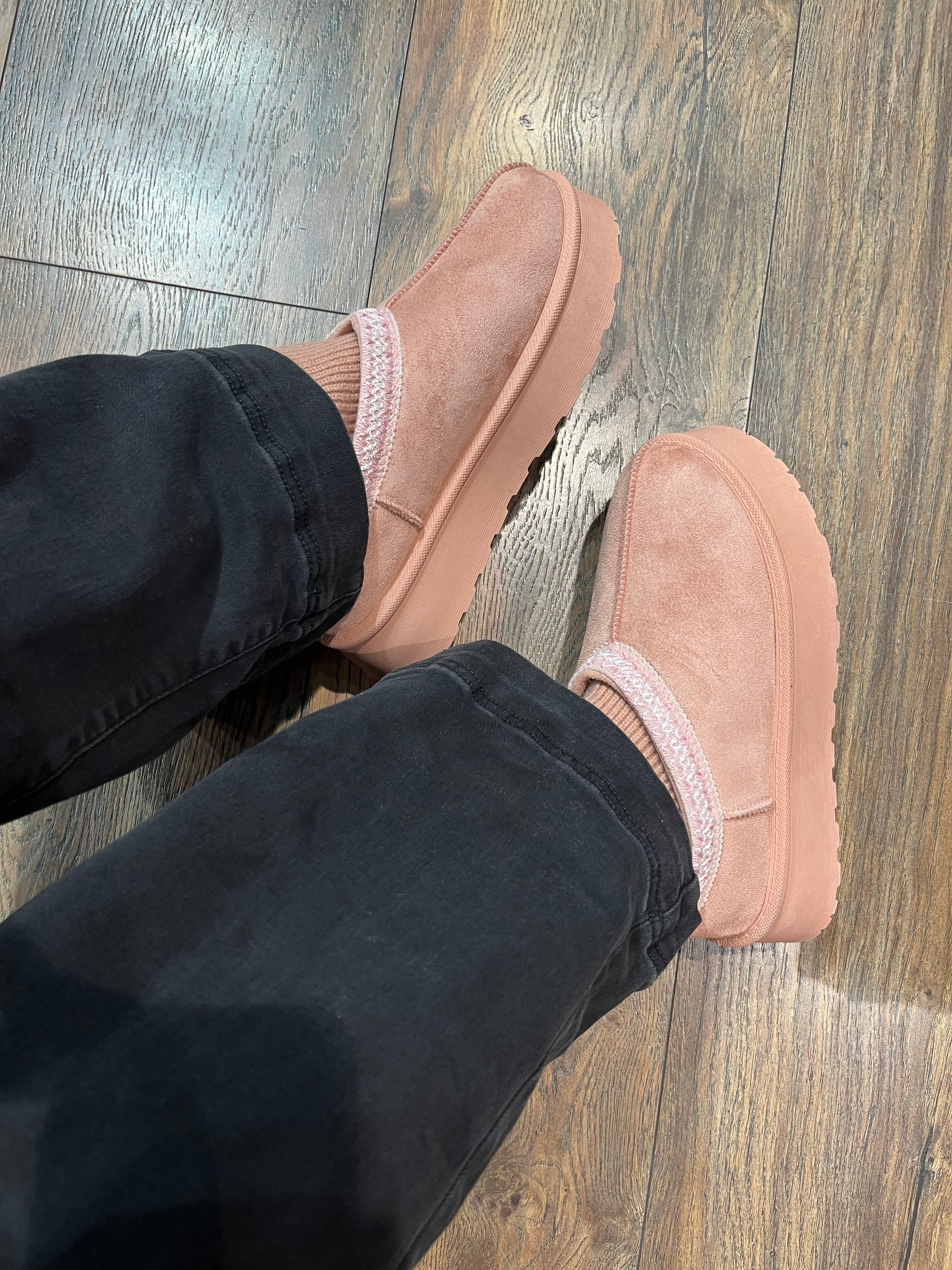 GEFÜTTERTE PLATEAU BOOTS IN ROSA