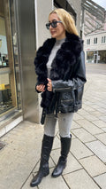 GEFÜTTERTE LEDERJACKE  MIT FELL IN SCHWARZ