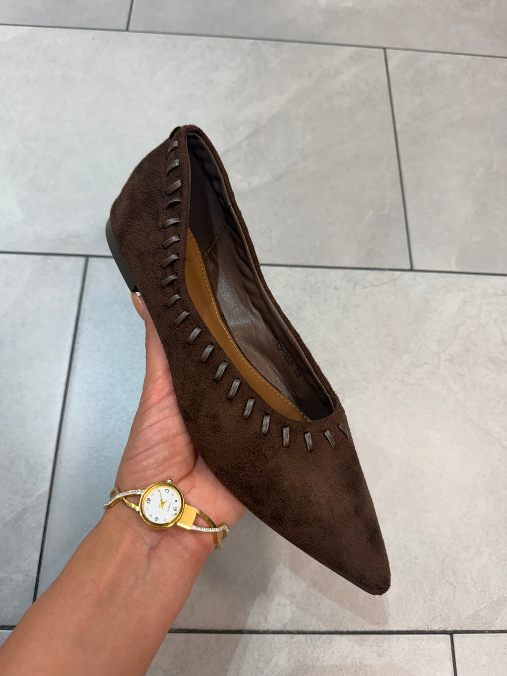 Spitze Damen Ballerinas in Rauleder-Optik mit Flechtdetail