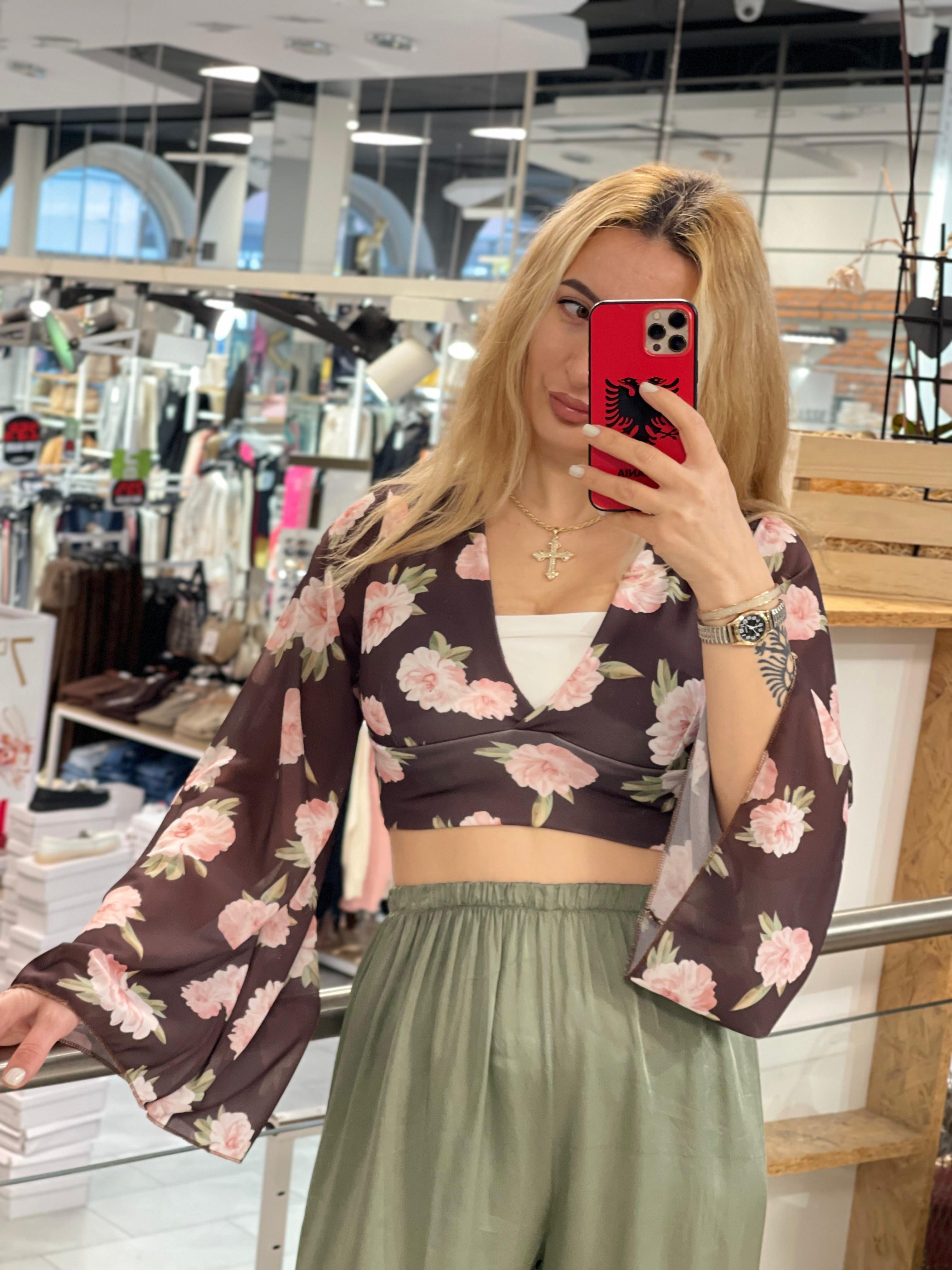 Boho-Style Bell-Sleeve Top (Floral)