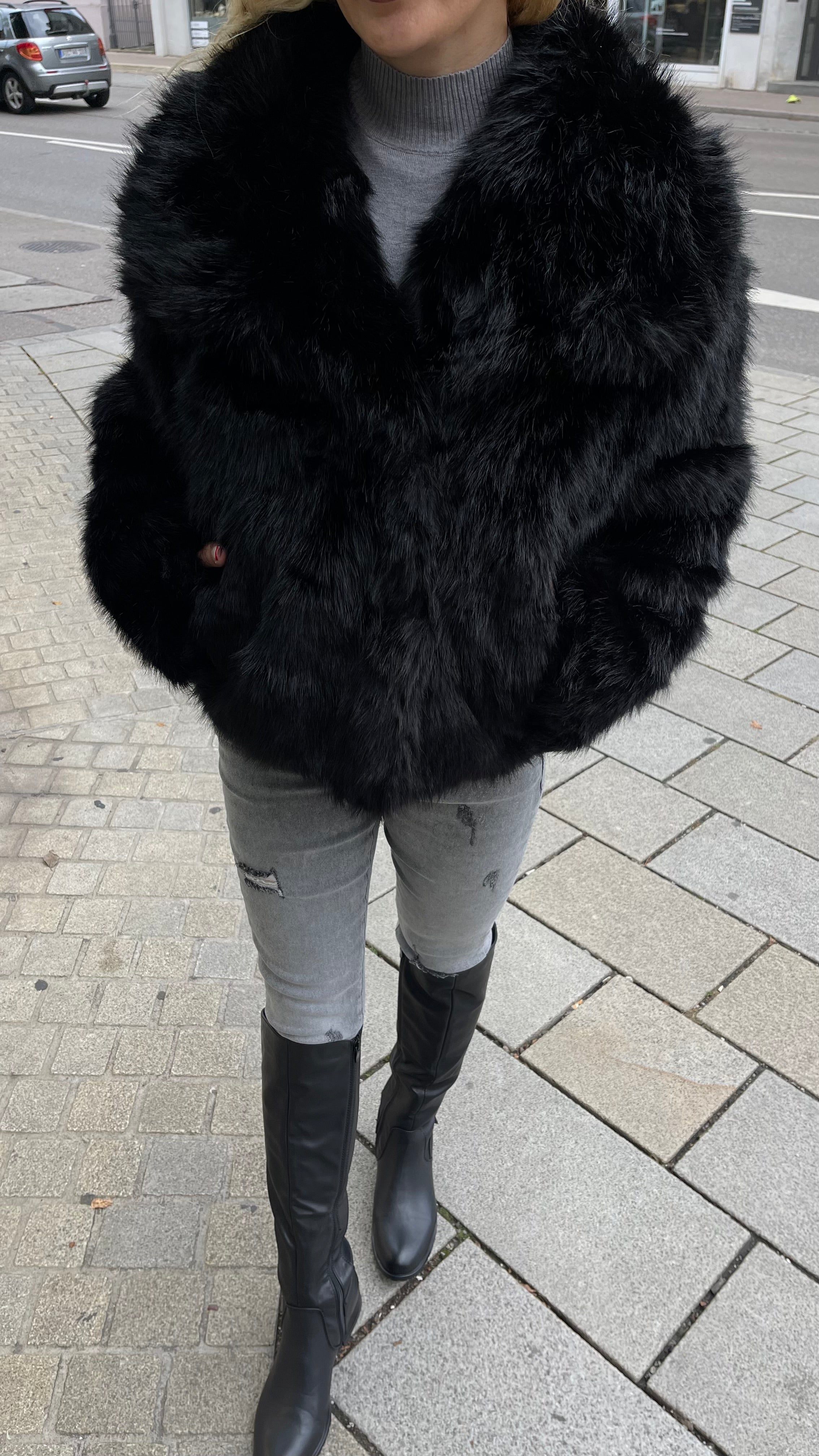 LUXUS KUNSTFELLJACKE IN SCHWARZ