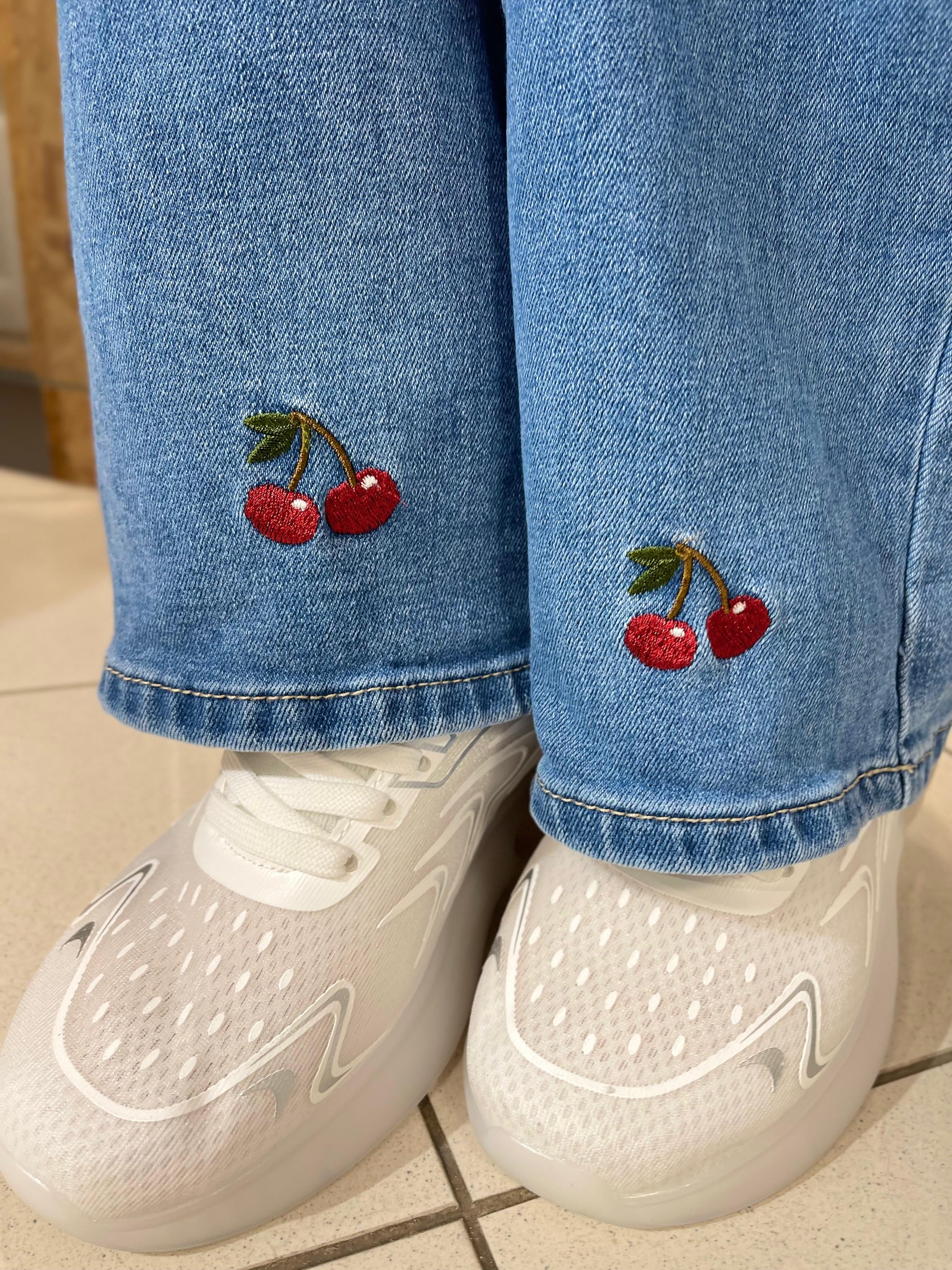 CHERRY JEANS