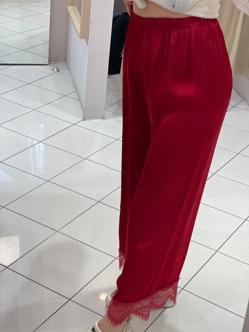 Viskose Hose mit Spitze