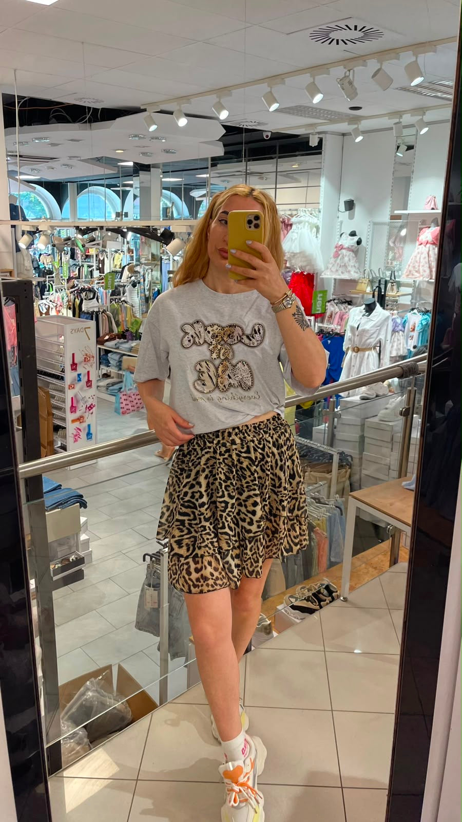 T Shirt Leo