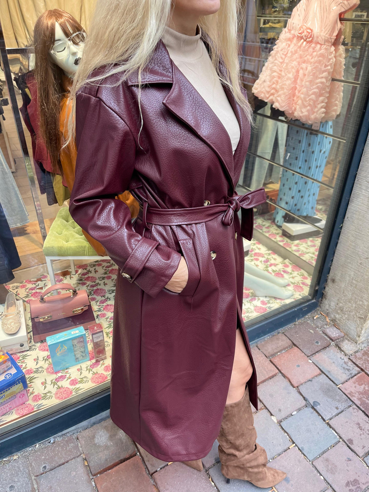 Eleganter Damen-Trenchcoat aus hochwertigem Kunstleder