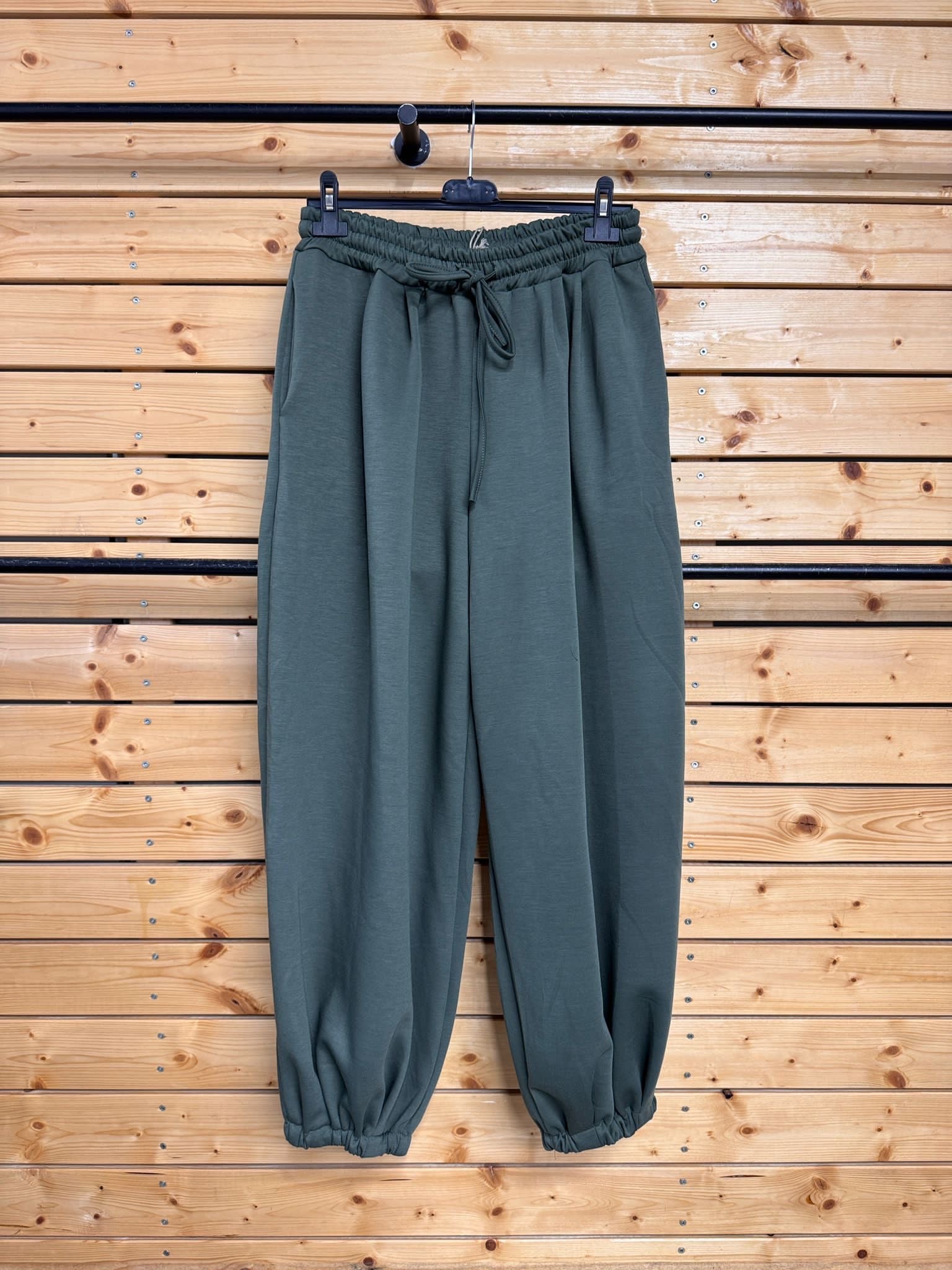 Lässige Oversized Jogginghose / Sweatpants mit Kordelzug