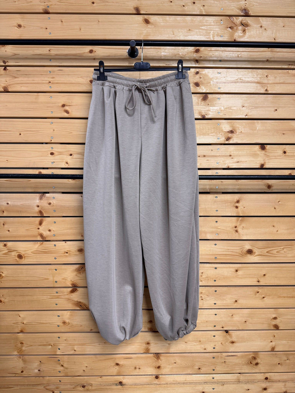 Lässige Oversized Jogginghose / Sweatpants mit Kordelzug