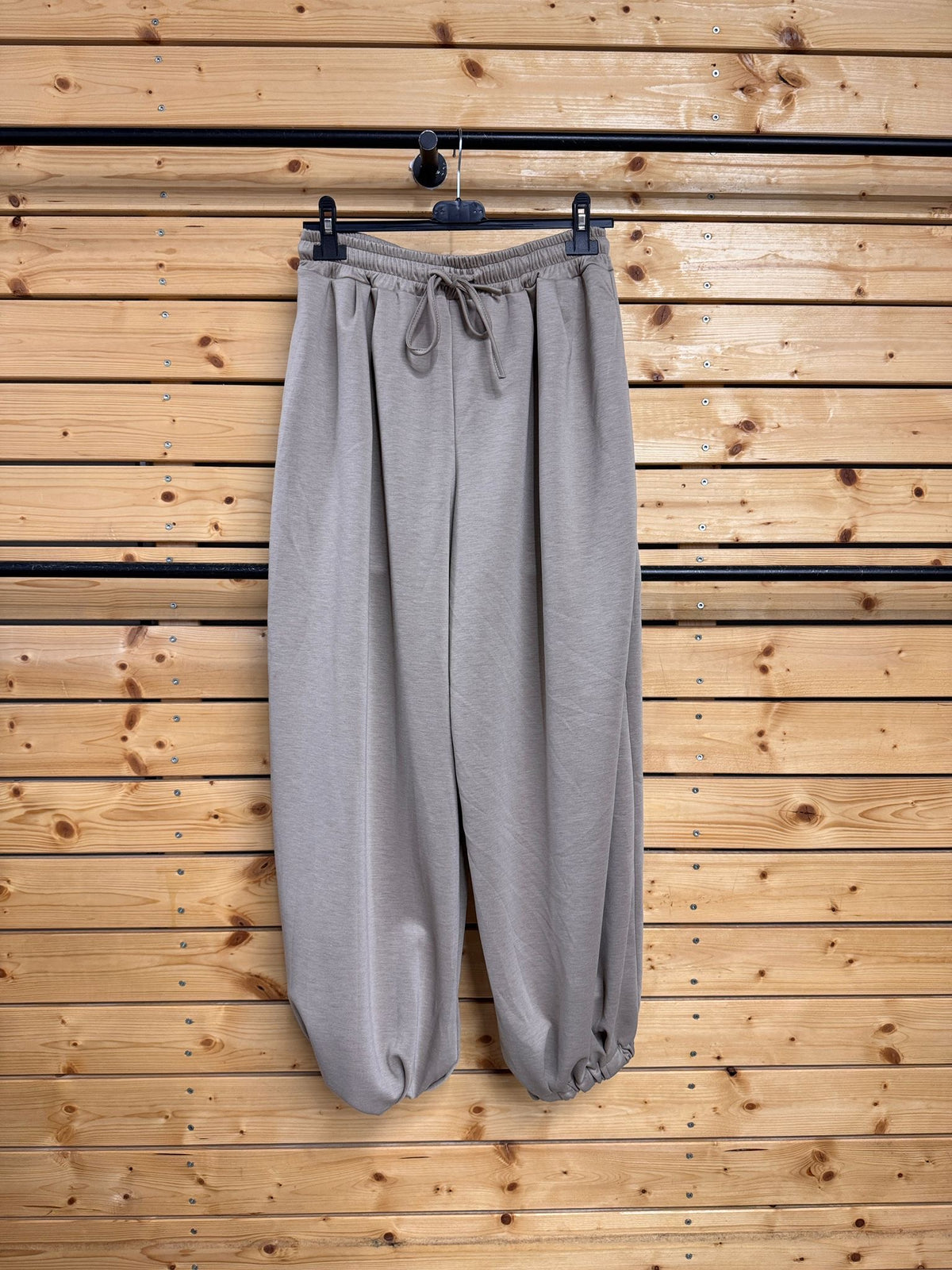 Lässige Oversized Jogginghose / Sweatpants mit Kordelzug