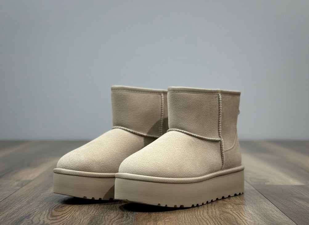 GEFÜTTERTE PLATEAU BOOTS IN HELLBEIGE