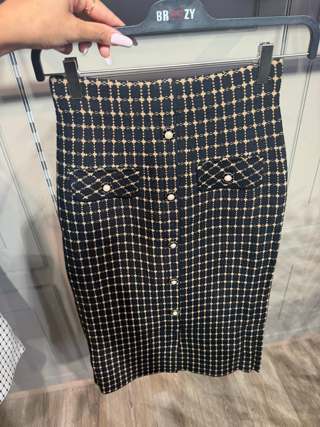 Eleganter Tweed-Minirock mit Karomuster und Knopfdetails